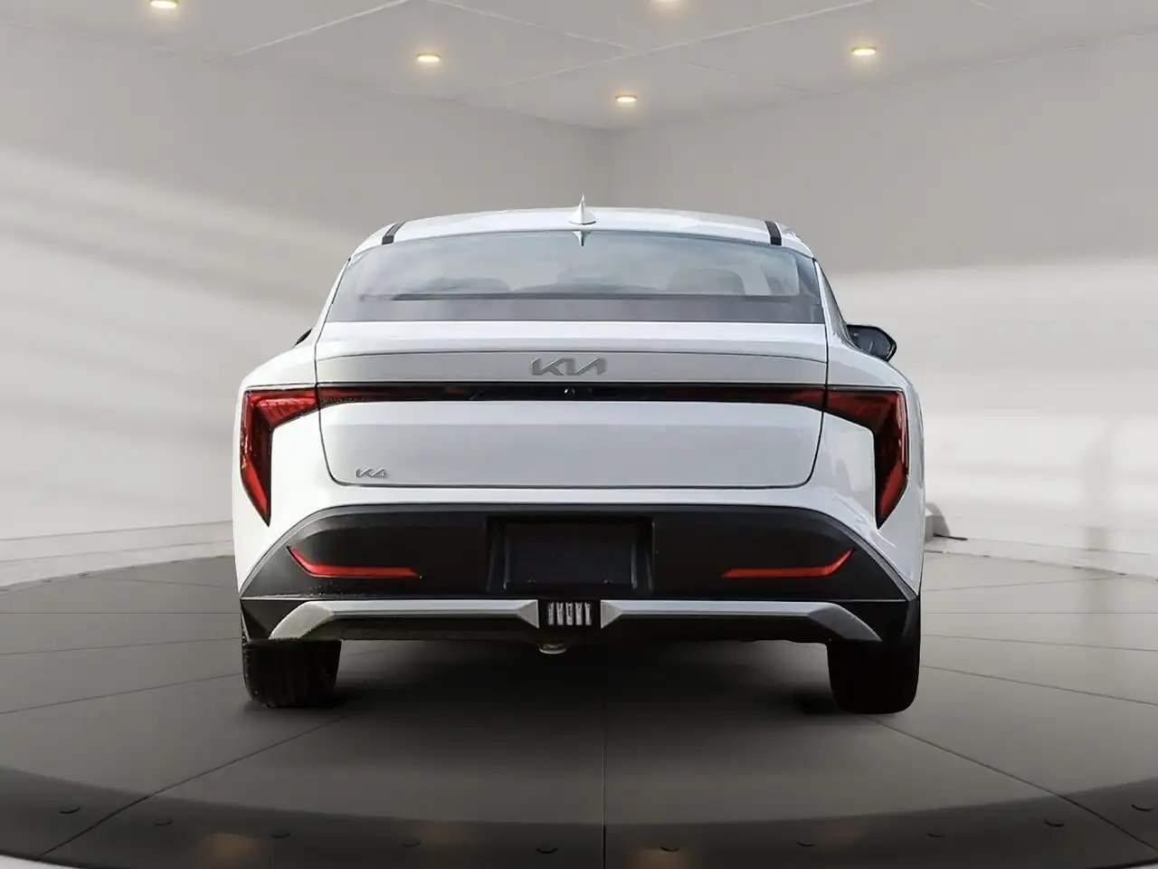 Kia K4 снимка Kia K4
