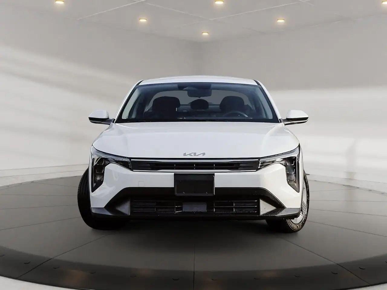 Kia K4 снимка Kia K4