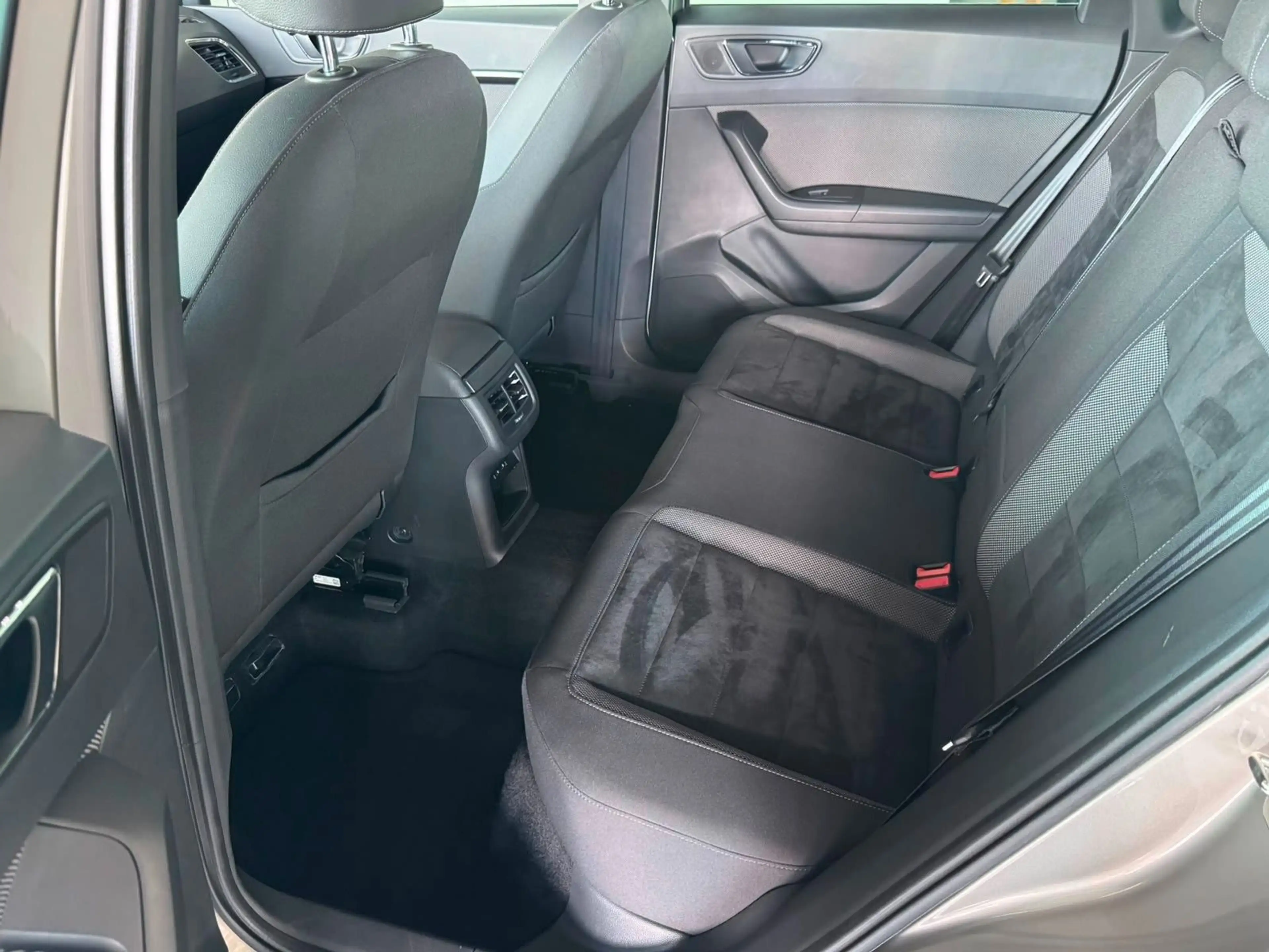 SEAT Ateca Xcellence*NAVI*KAMERA*AHK* — photo 15