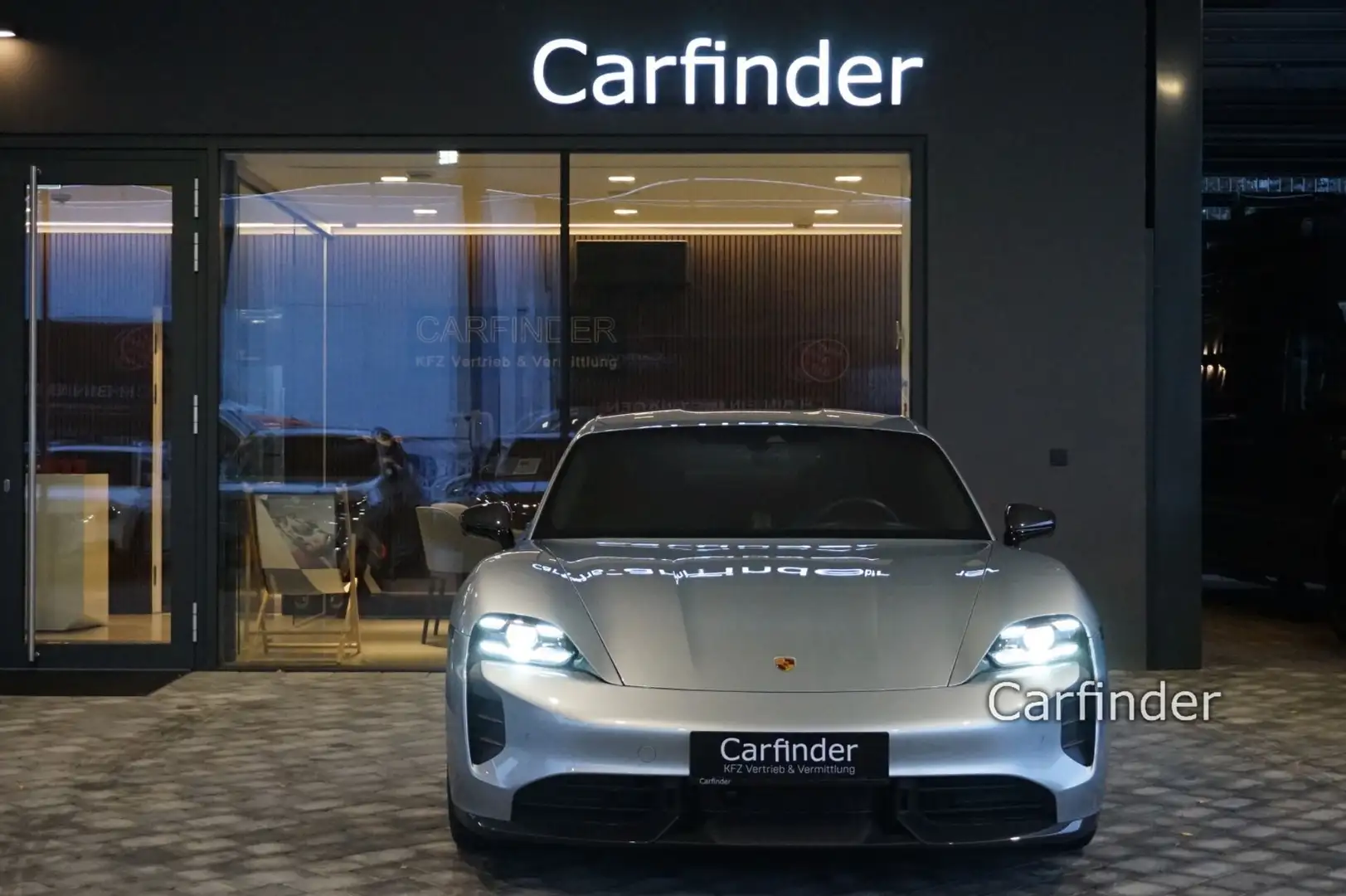 Porsche Taycan Turbo 83,7kWh BOSE SPORT Design-Paket LNP:€199.96 Silber - 2