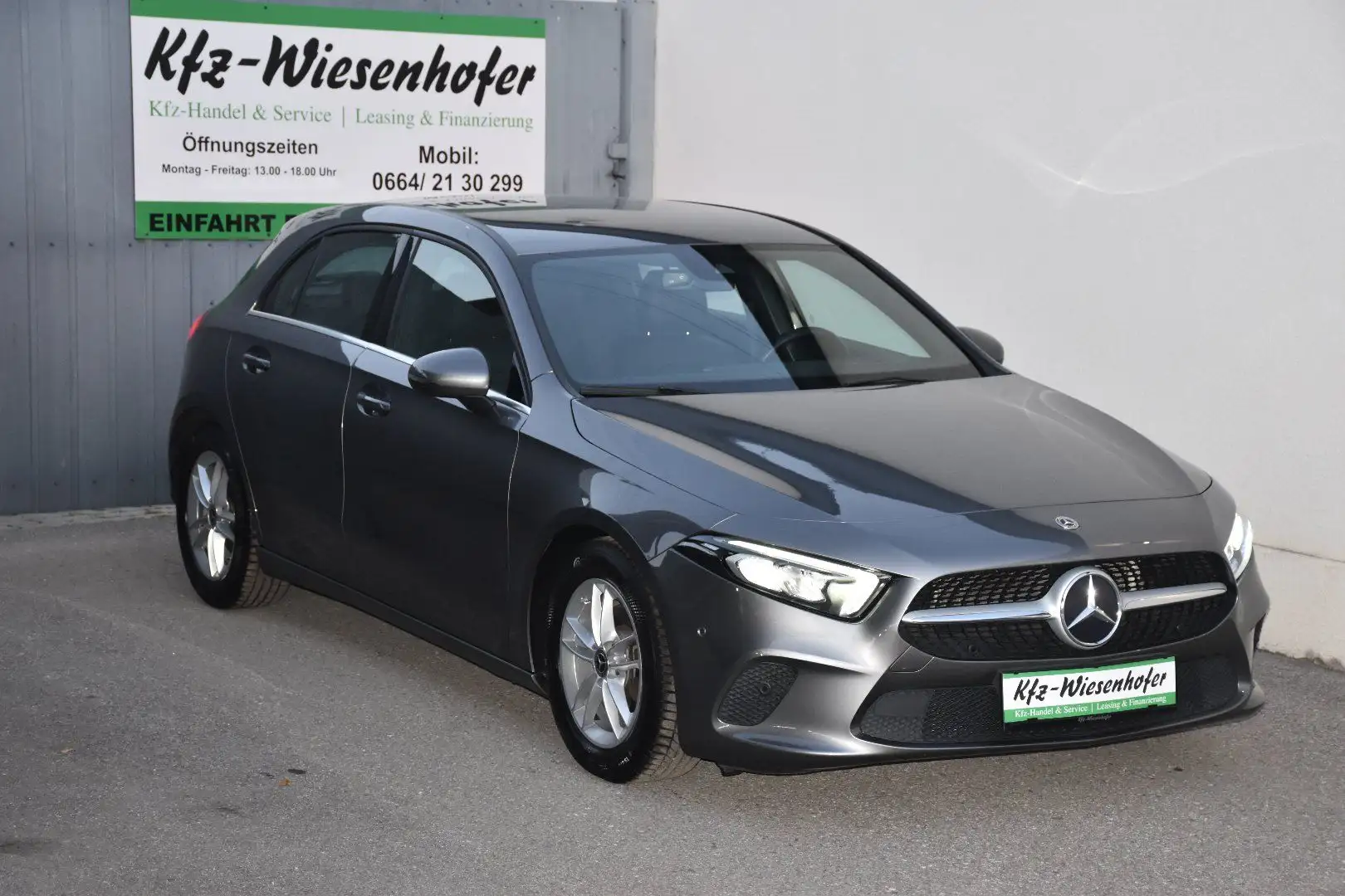 Mercedes-Benz A 180 A-Klasse A 180 Style Grau - 1