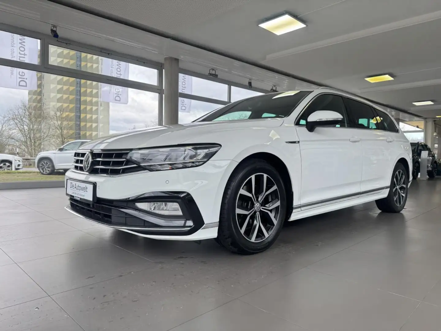 Volkswagen Passat Variant Business 2.0 TDI DSG R-LINE NAVI Blanco - 2