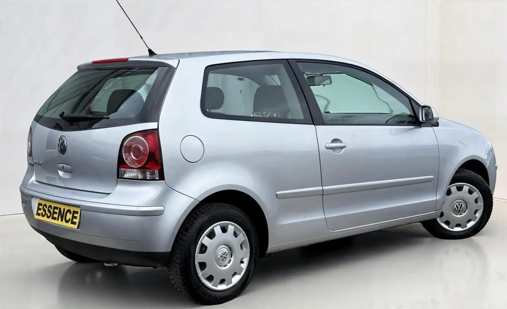 Volkswagen Polo IV - 1.2 60ch (4 cv) Première Main - 3 portes %2B PACK CLIM - 2009 Gris - 2