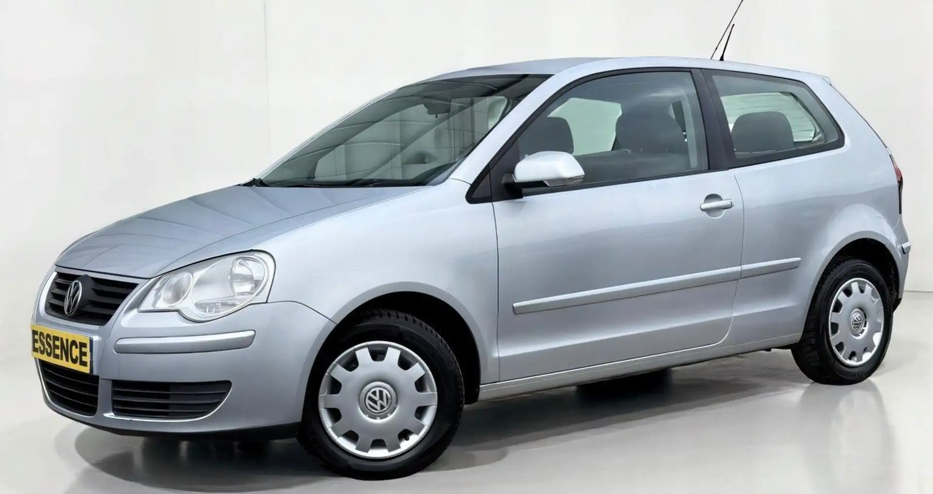 Volkswagen Polo IV - 1.2 60ch (4 cv) Première Main - 3 portes %2B PACK CLIM - 2009 Gris - 1