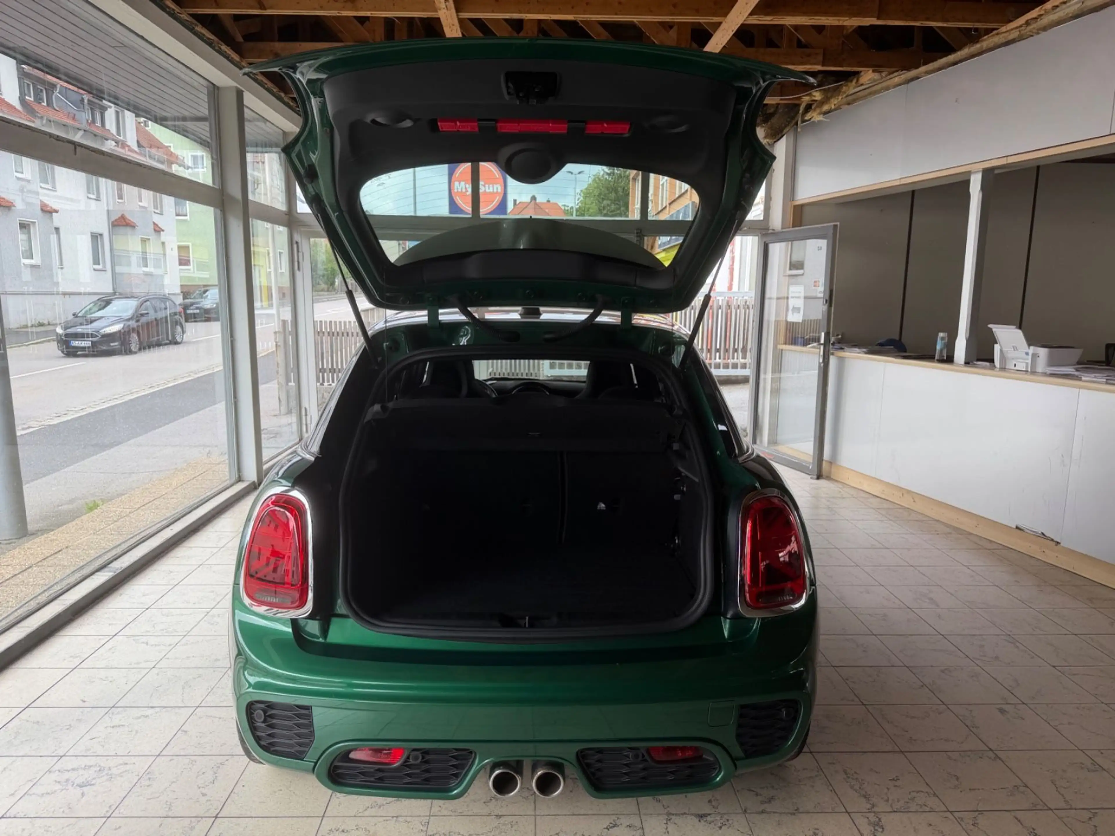 MINI Cooper S 5-trg. JCW TRIM+AERO*HEAD-UP*LED*NAVI* — photo 12