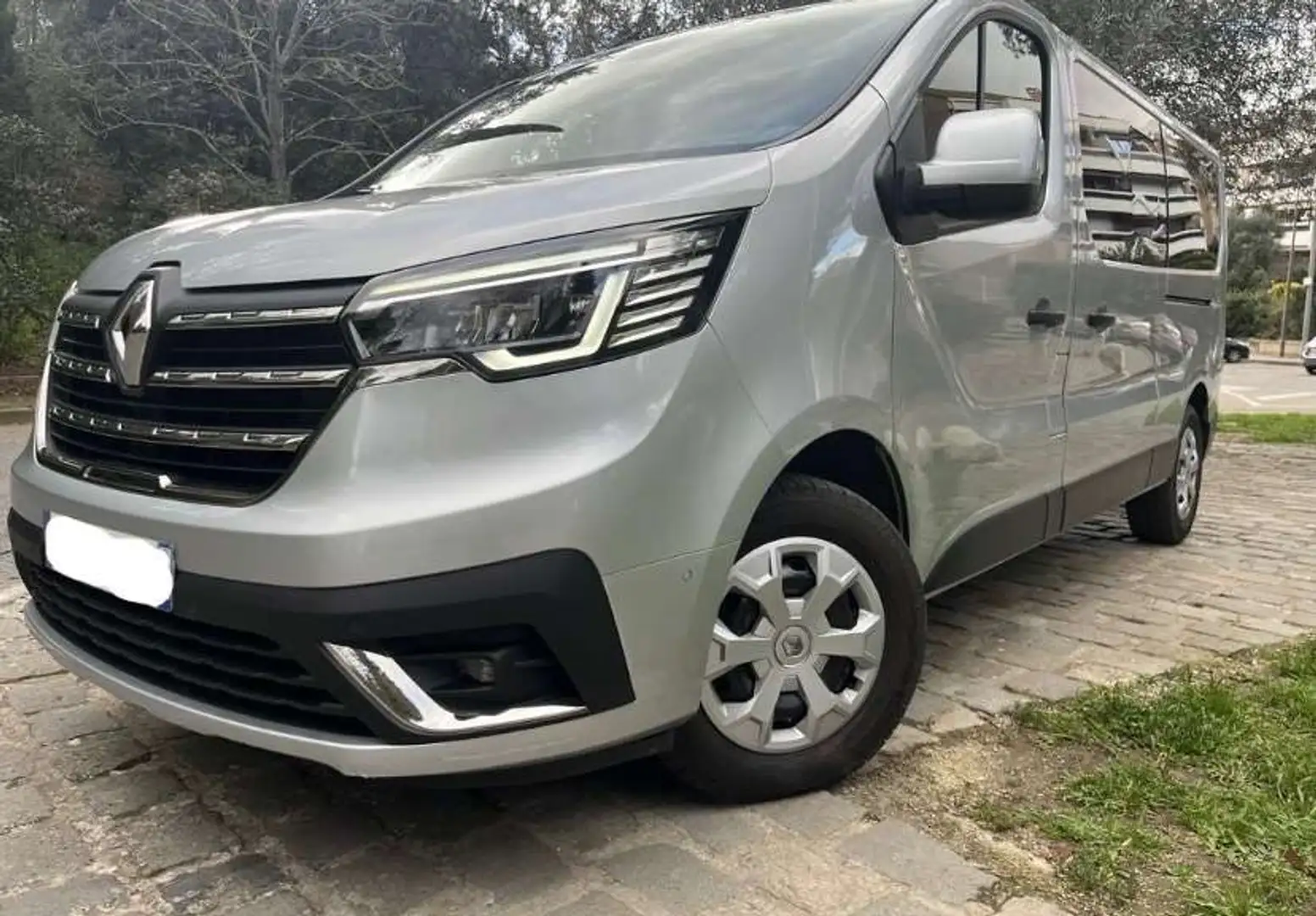 Renault Trafic TRAFIC COMBI DCI L2H1 INTENS Gris - 1
