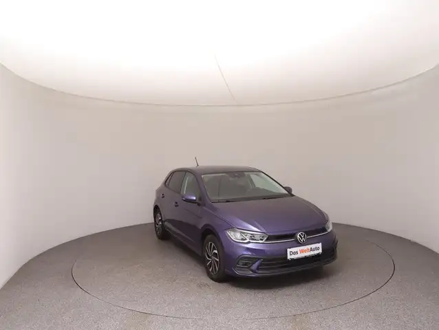 Volkswagen Polo view 2