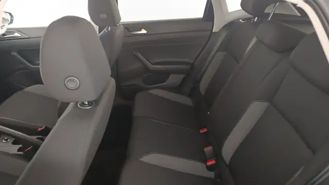 Volkswagen Polo view 11