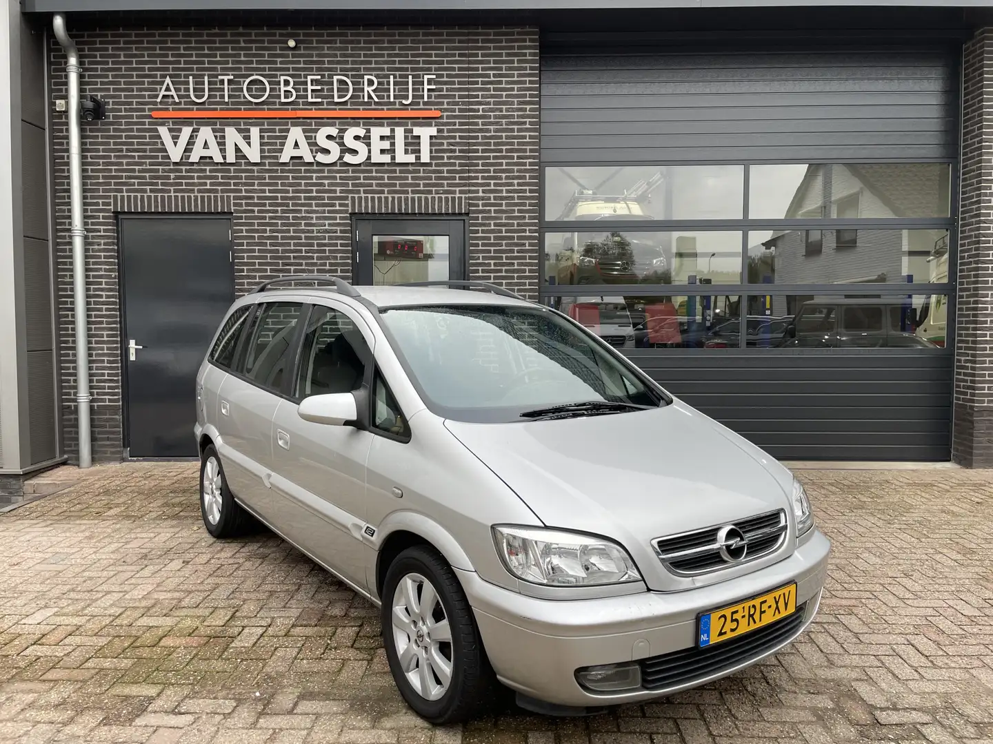 Opel Zafira 1.8-16V Maxx Aut. Airco , Cruise Gris - 1