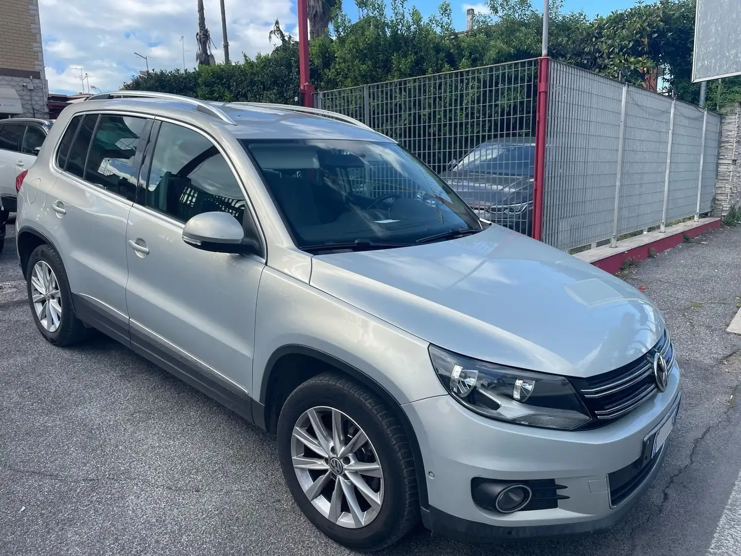 Volkswagen Tiguan 2.0TDI 110CV Sport&Style BlueMotion BI-ZONA Argento - 1