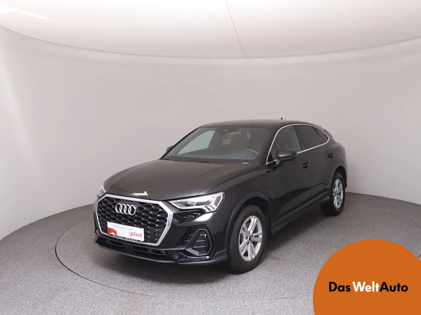 Audi Q3 e-tron 45 TFSI e Schwarz - 1
