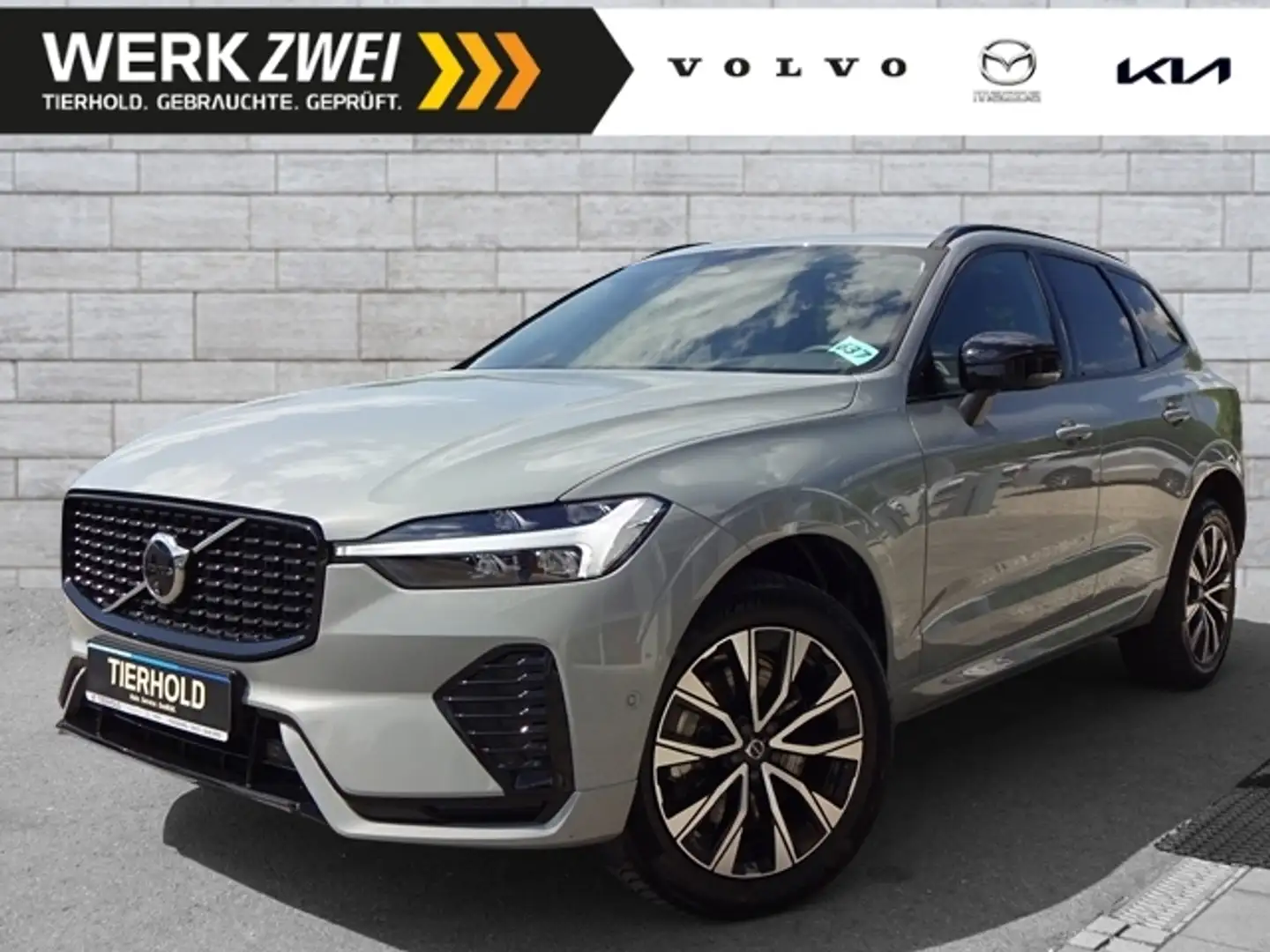 Volvo XC60 B4 Plus Dark 2WD AHK STANDHZ PANO ACC Grau - 1