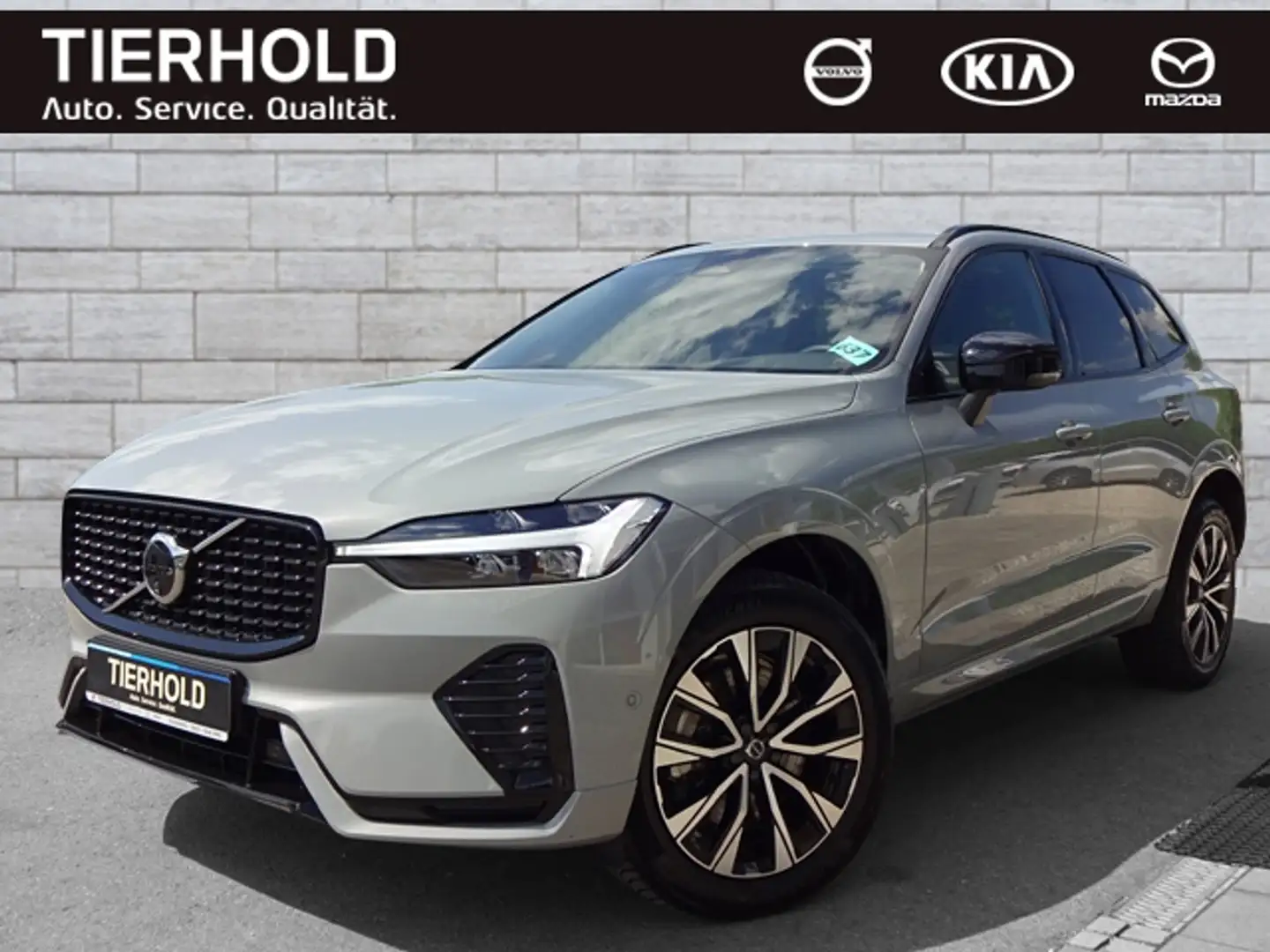 Volvo XC60 B4 Plus Dark 2WD AHK STANDHZ PANO ACC Grau - 2