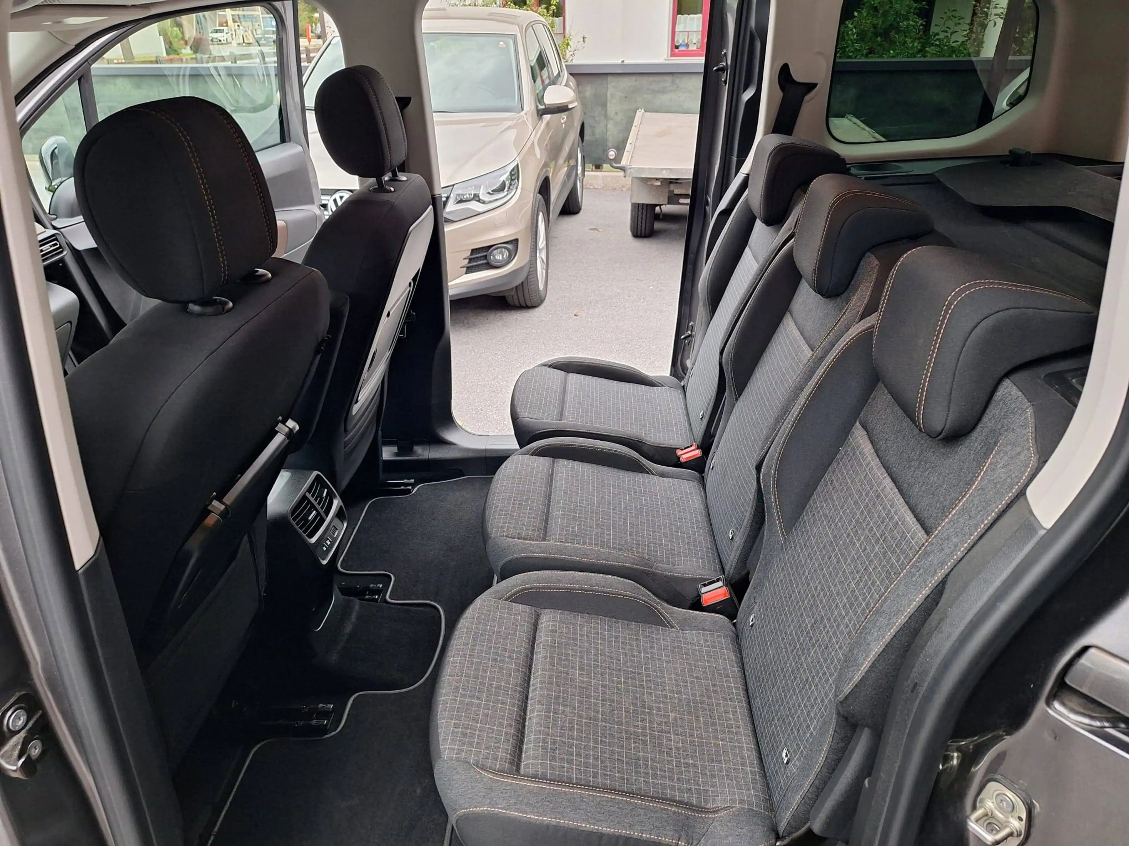 Peugeot Rifter Rifter 1,5 BlueHDI 130 S / GT Line — photo 11
