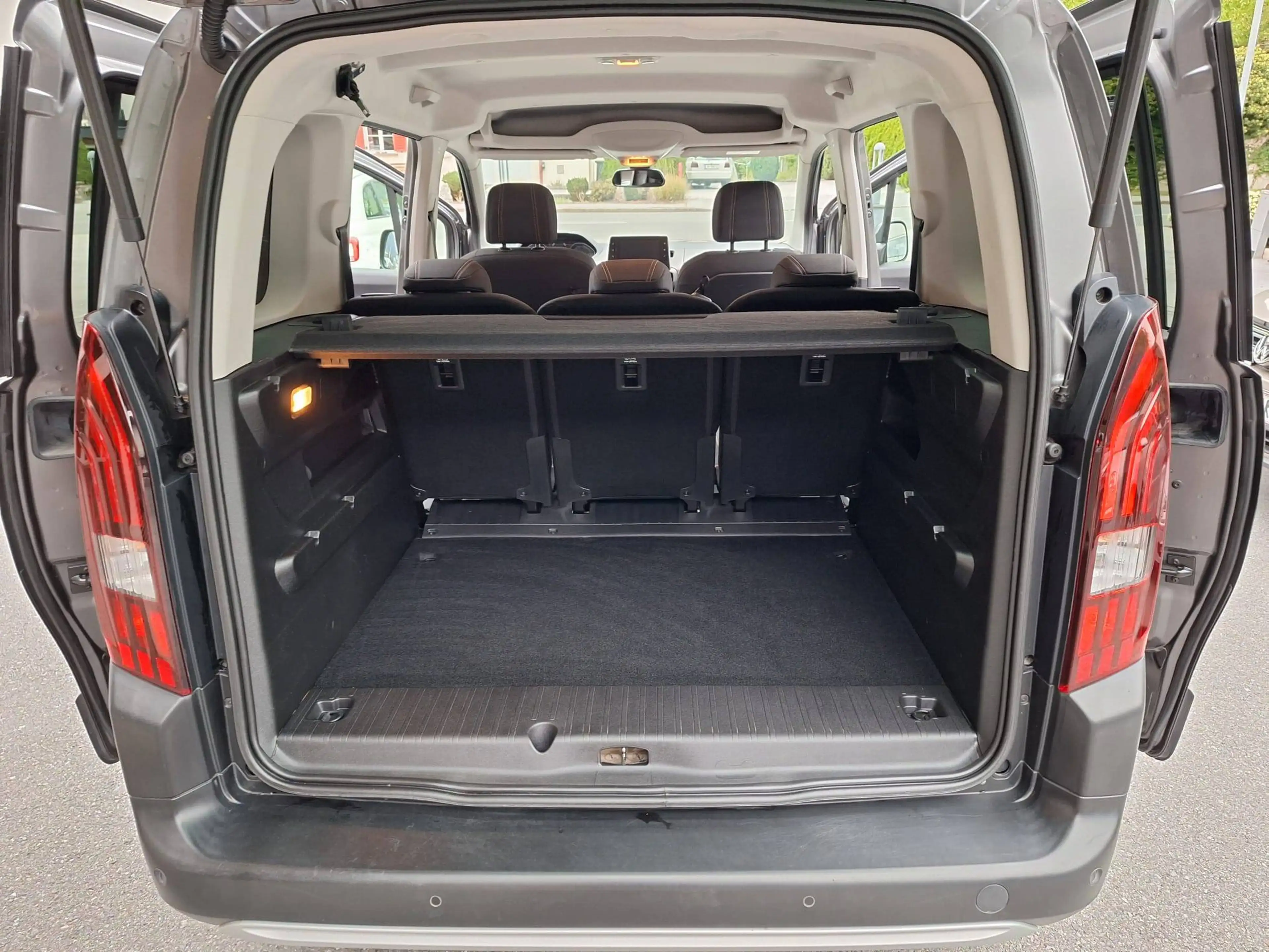 Peugeot Rifter Rifter 1,5 BlueHDI 130 S / GT Line — photo 14