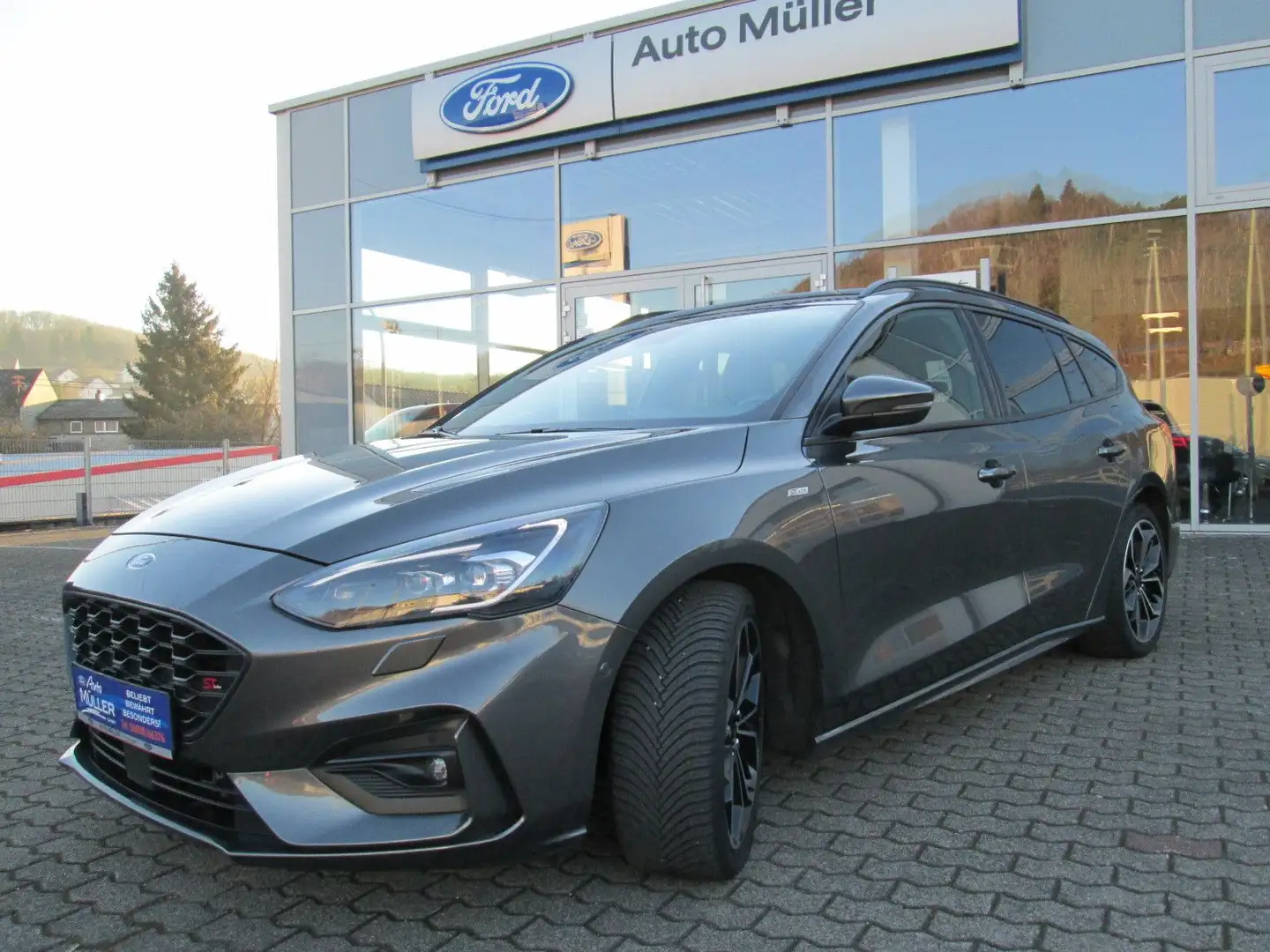 Ford Focus Turnier ST-Line AHK Gris - 1
