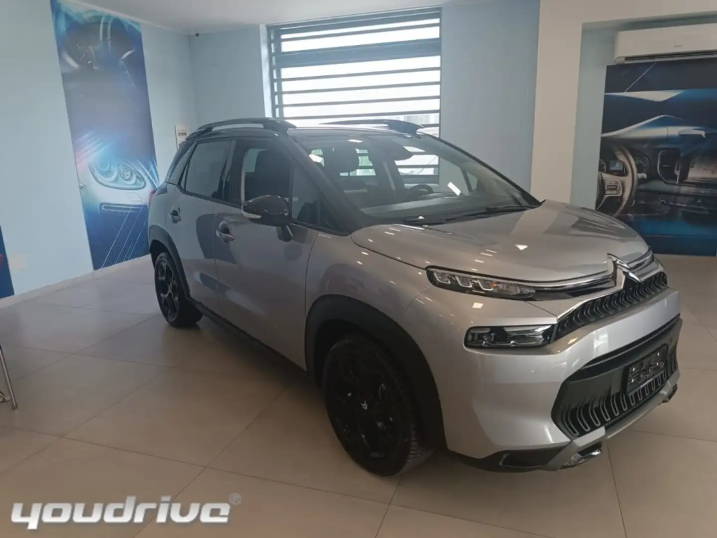 Citroen C3 Aircross PureTech 110 S&S Max KM 8.700 Gris - 2