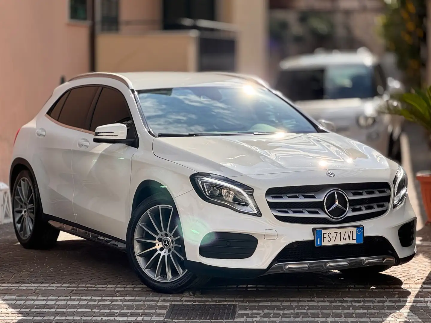 Mercedes-Benz GLA 200 Mercedes-benz GLA 200 d Automatic Premium Bianco - 1