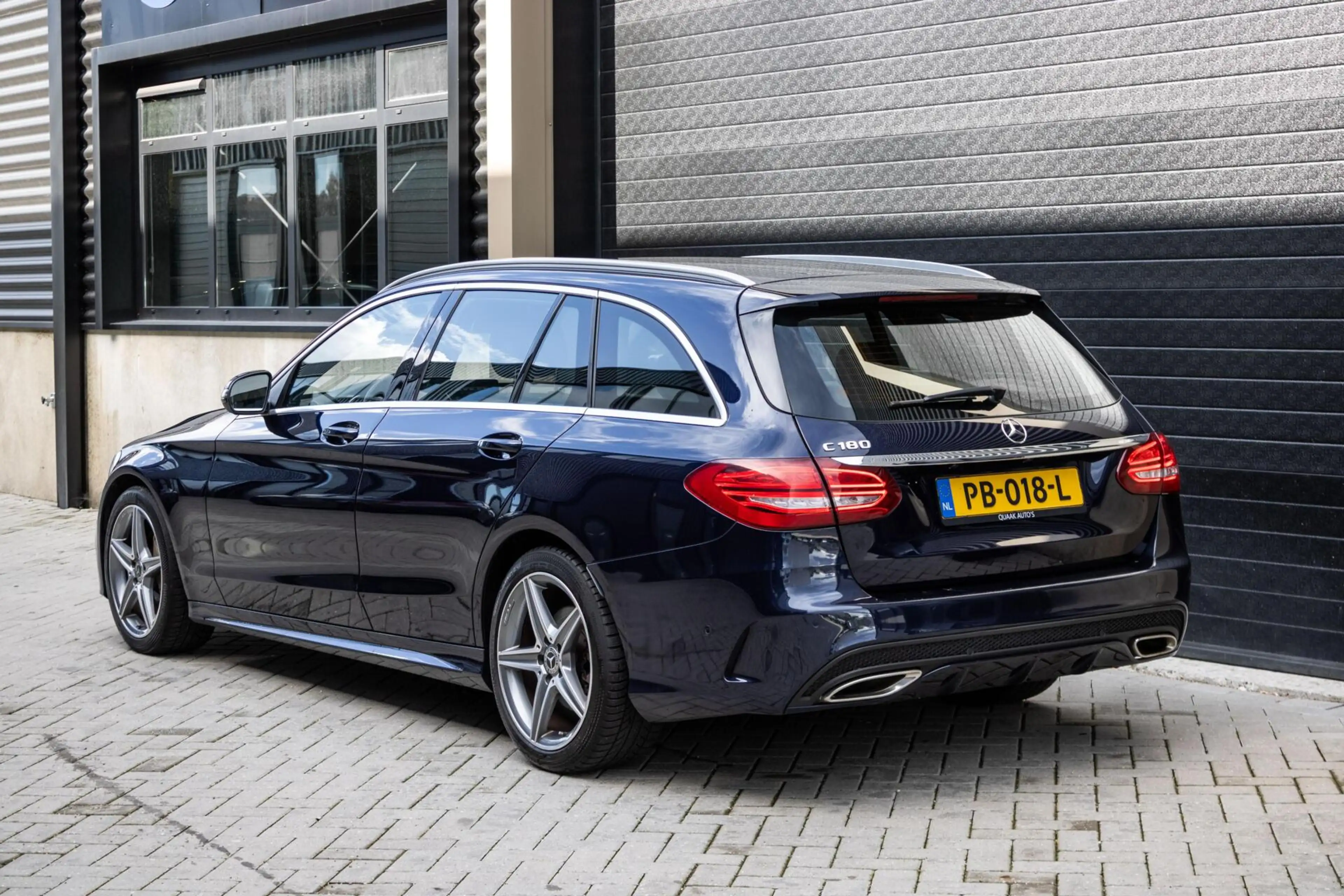 Mercedes-Benz C 180 Estate AMG Sport Edition — photo 14