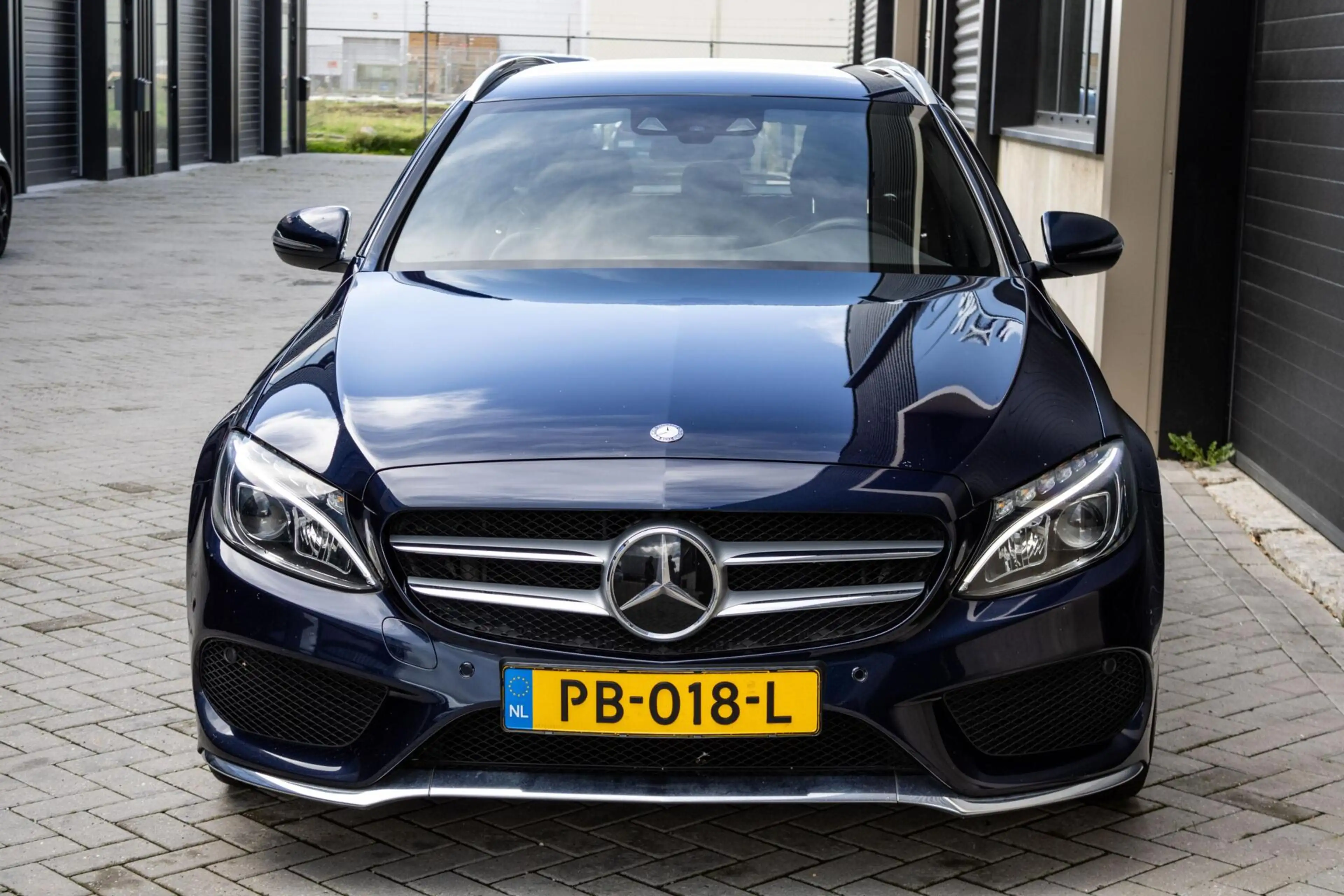 Mercedes-Benz C 180 Estate AMG Sport Edition — photo 11