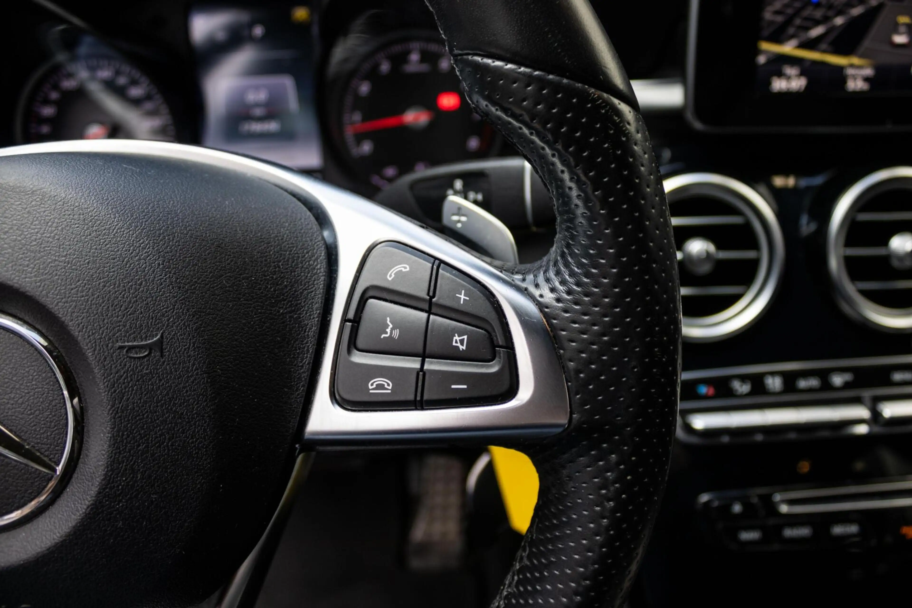 Mercedes-Benz C 180 Estate AMG Sport Edition — photo 30