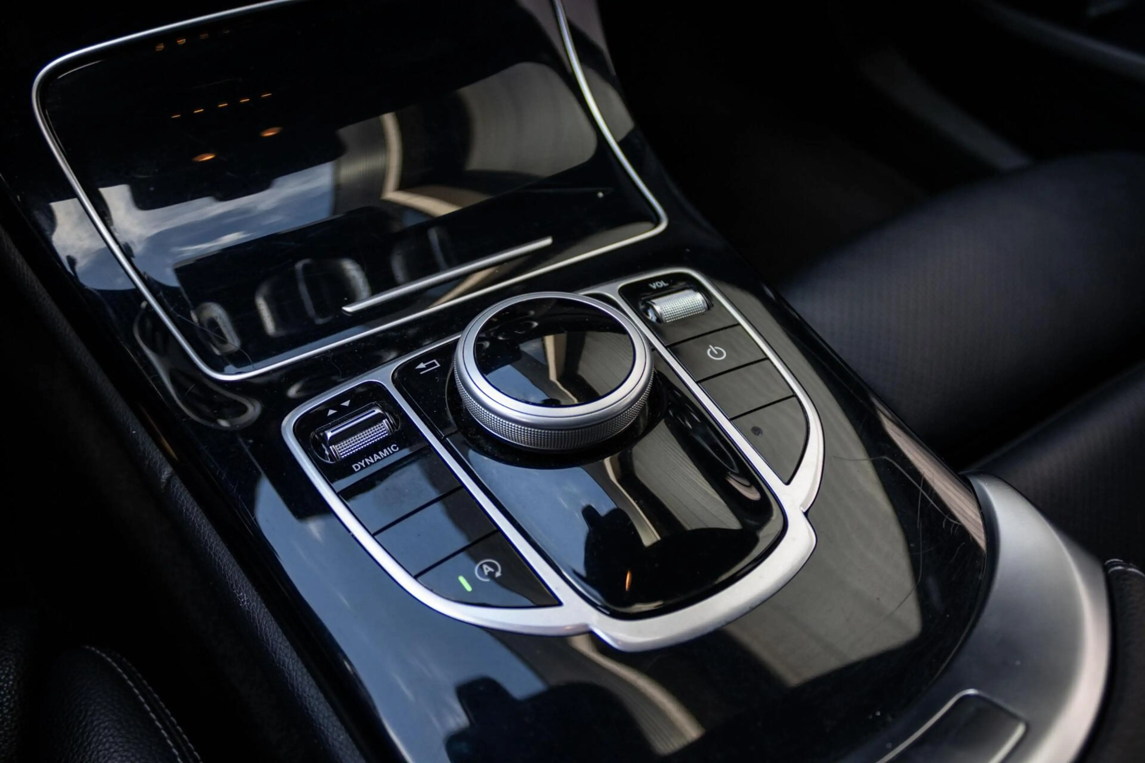 Mercedes-Benz C 180 Estate AMG Sport Edition — photo 35