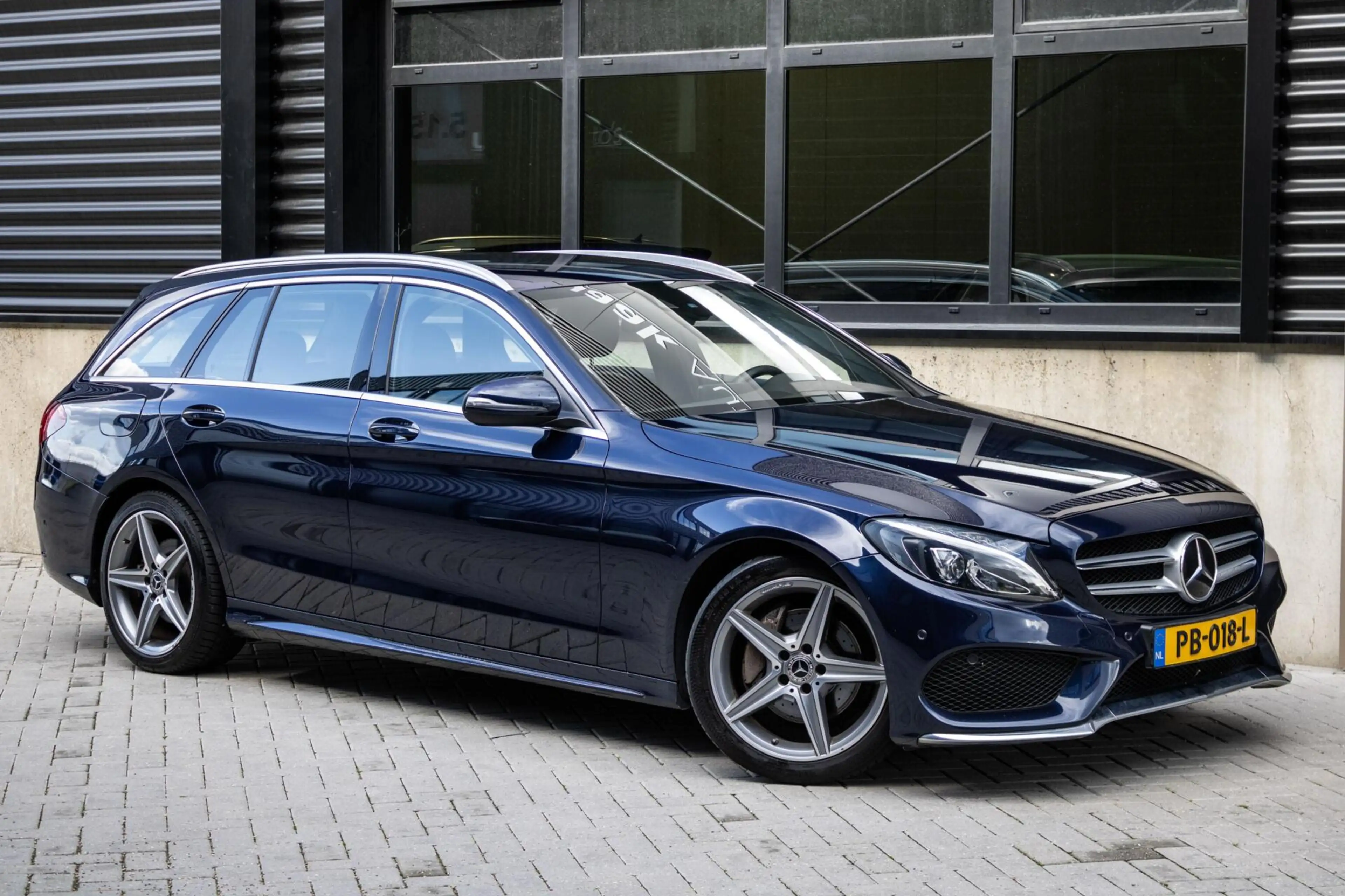 Mercedes-Benz C 180 Estate AMG Sport Edition — photo 9