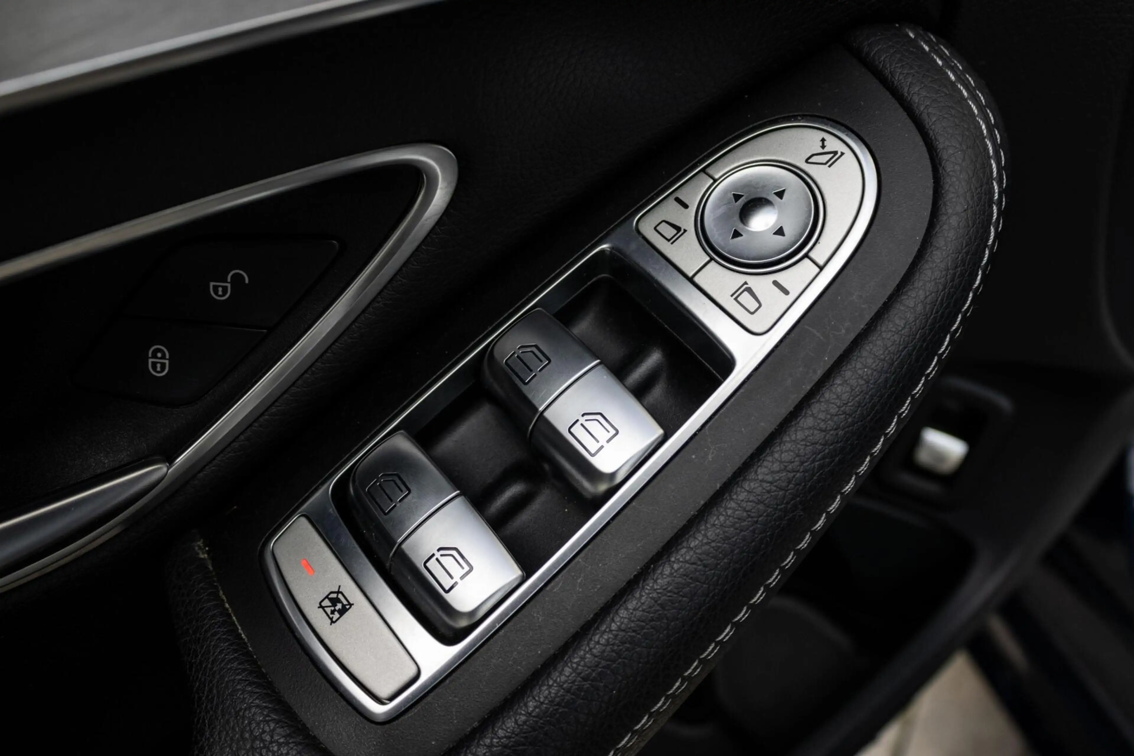 Mercedes-Benz C 180 Estate AMG Sport Edition — photo 18