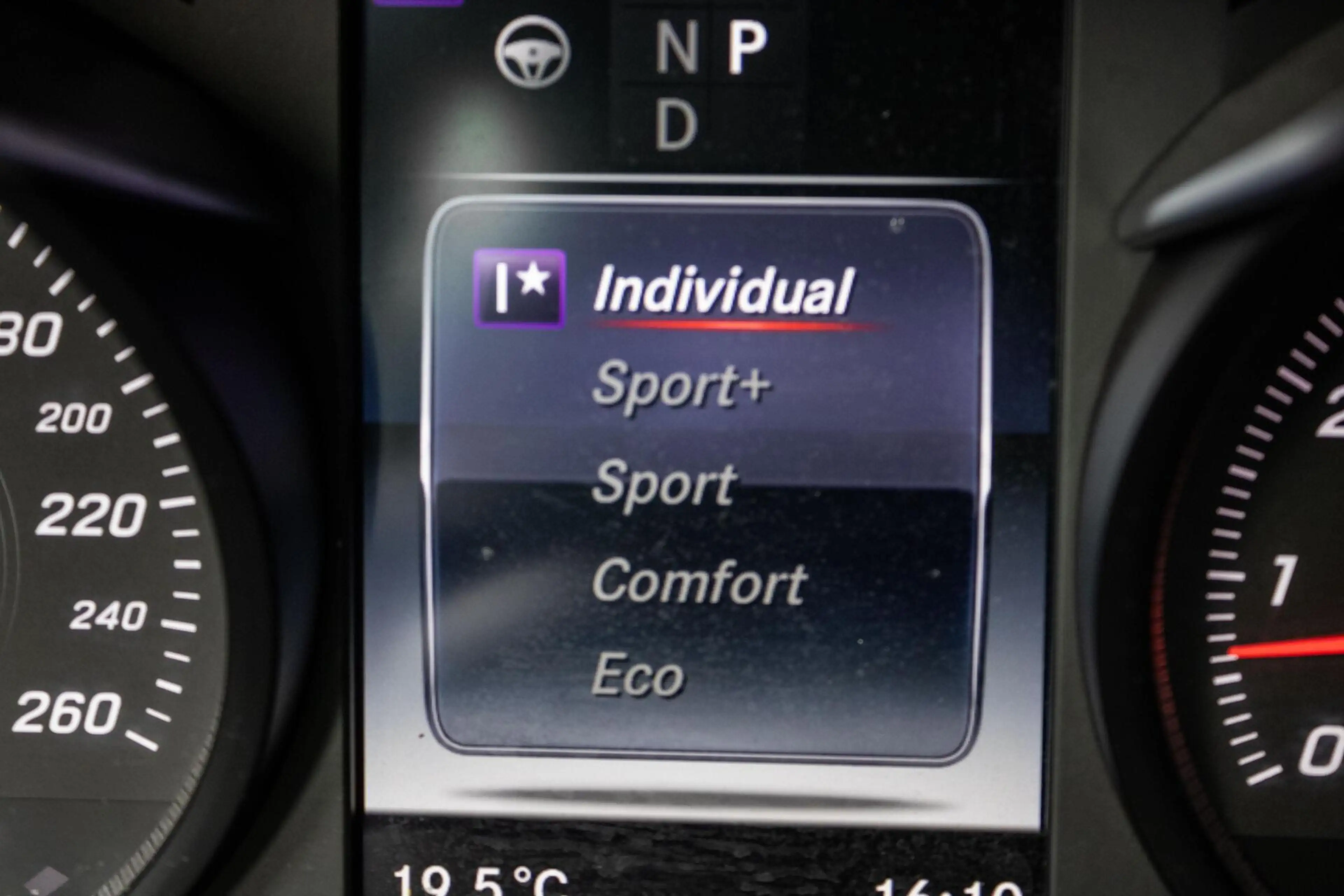 Mercedes-Benz C 180 Estate AMG Sport Edition — photo 42