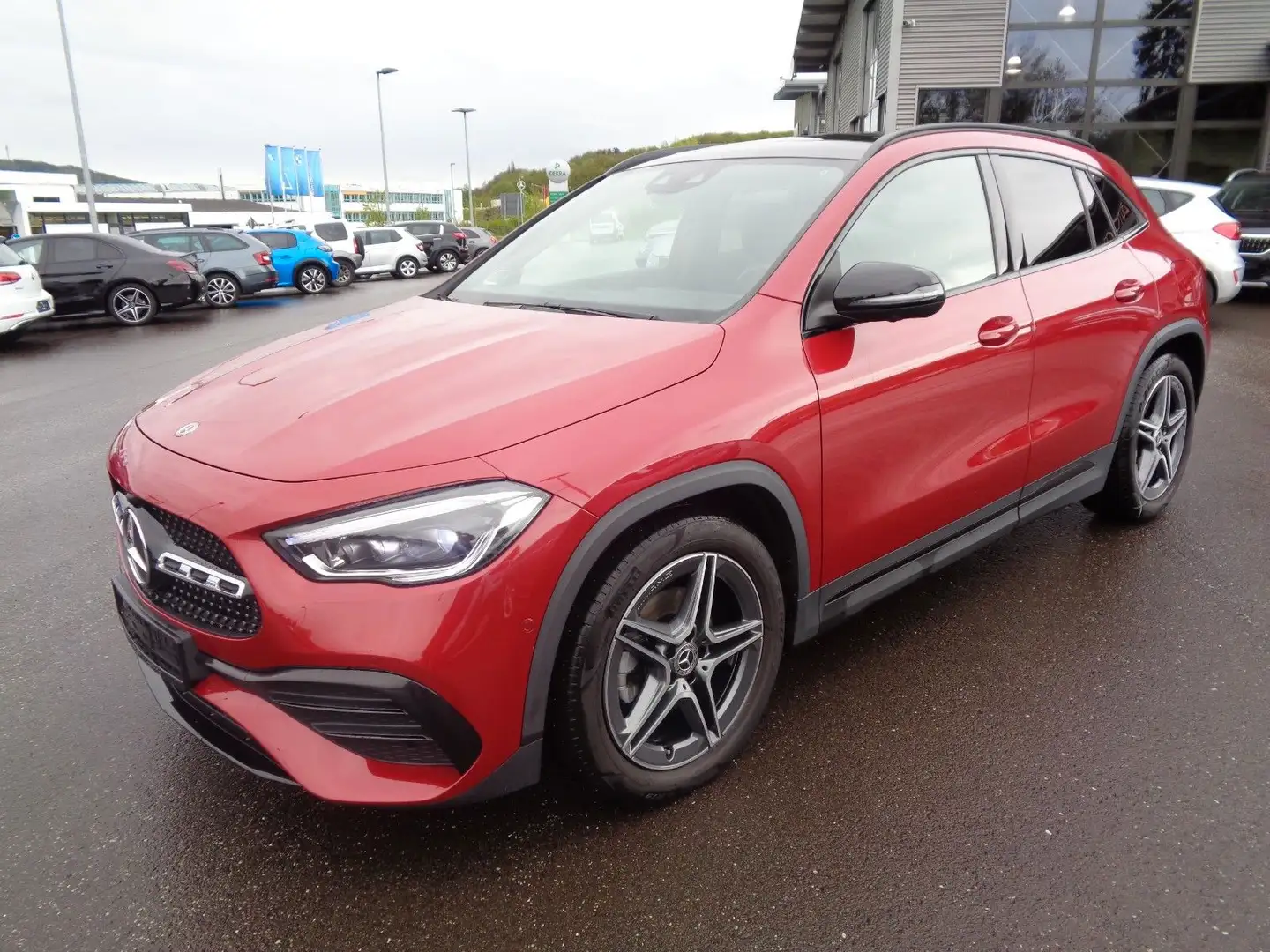 Mercedes-Benz GLA 200 AMG,Panorama,LED,Navi,24Tkm Червоний - 1