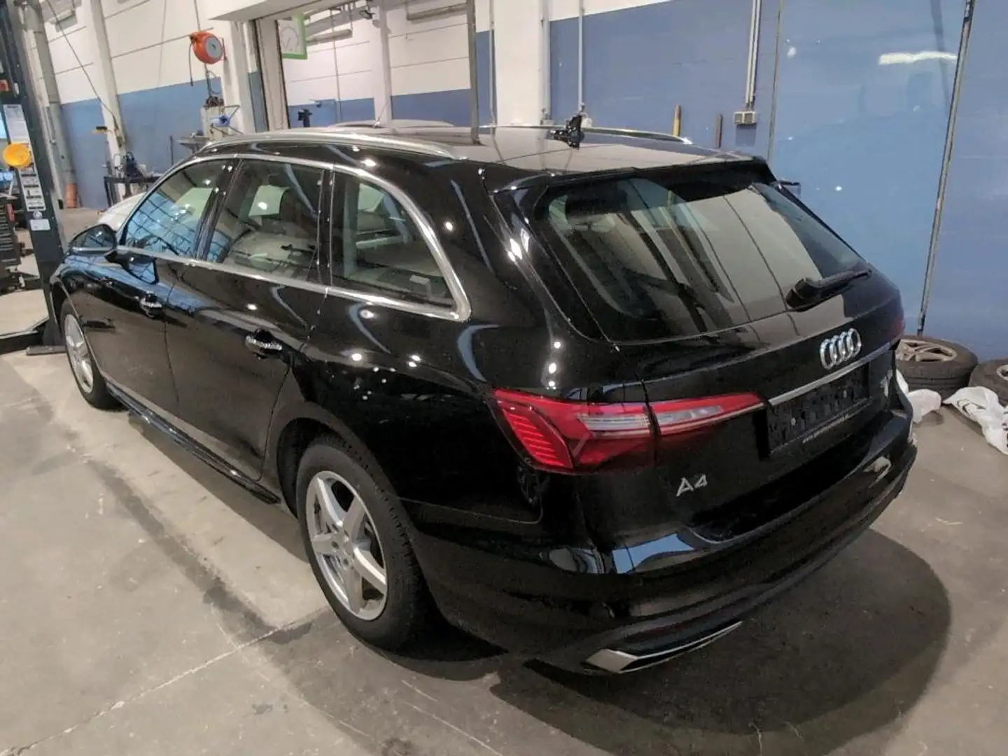 Audi A4 Avant 35 TDI Aut. * AHK, LED, PDC, usw...* Noir - 2