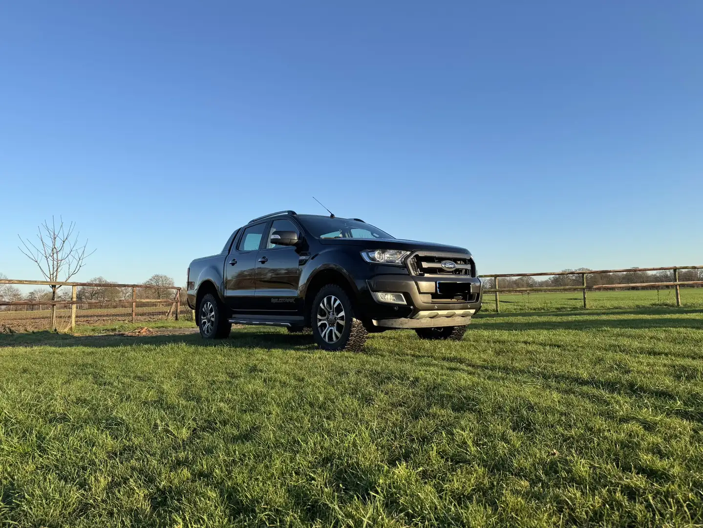 Ford Ranger Autm. Wildtrak Schwarz - 1