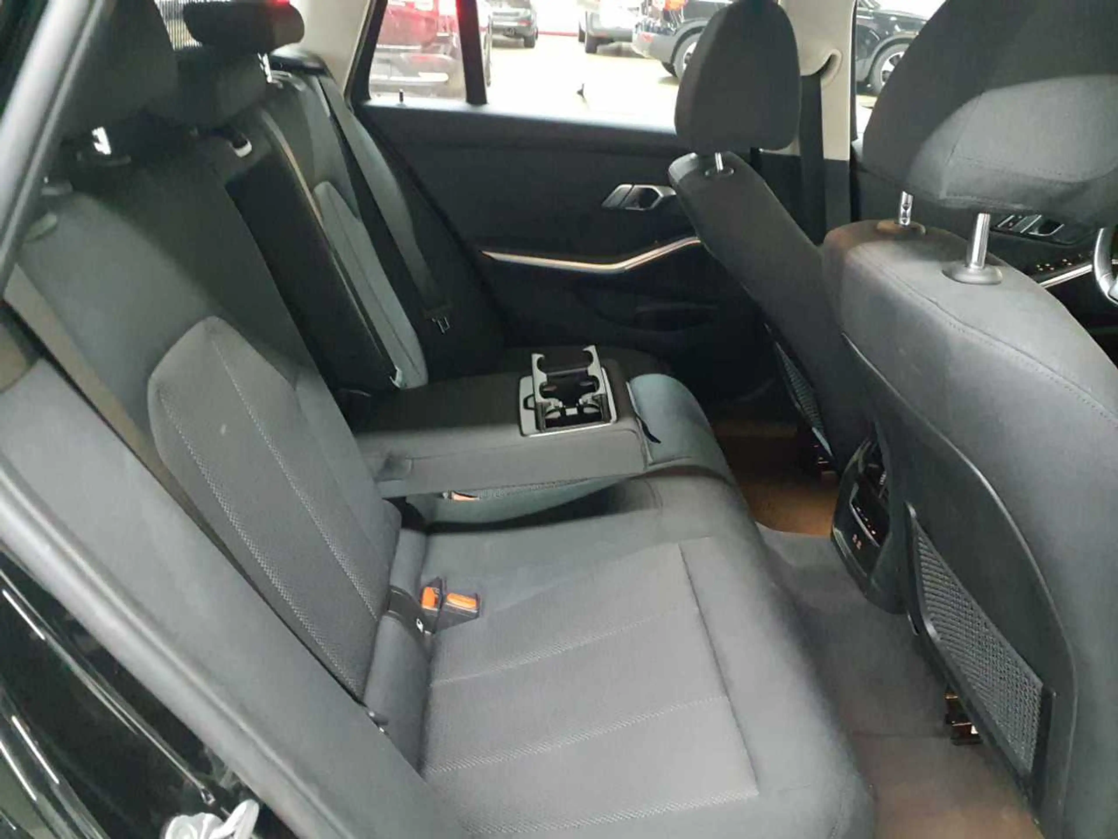BMW 318 318i Touring Aut. AHK NAVI LED PDC KAM SHZ — photo 13