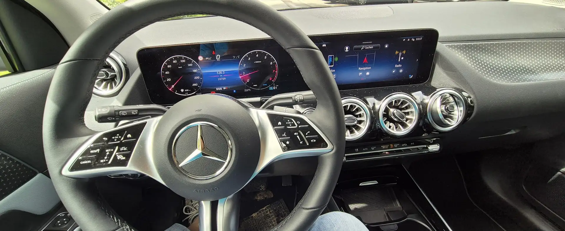 Mercedes-Benz GLA 180 GLA 180 Entry Österreich-Edition Aut. Entry Österreich-Edition Silber - 2