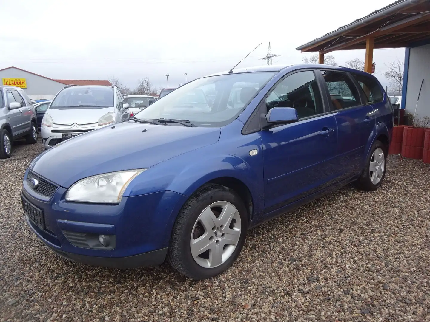 Ford Focus 1,8 Style Turnier Blau - 1