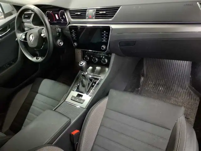 Skoda Superb view 9