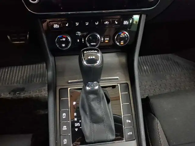 Skoda Superb view 10