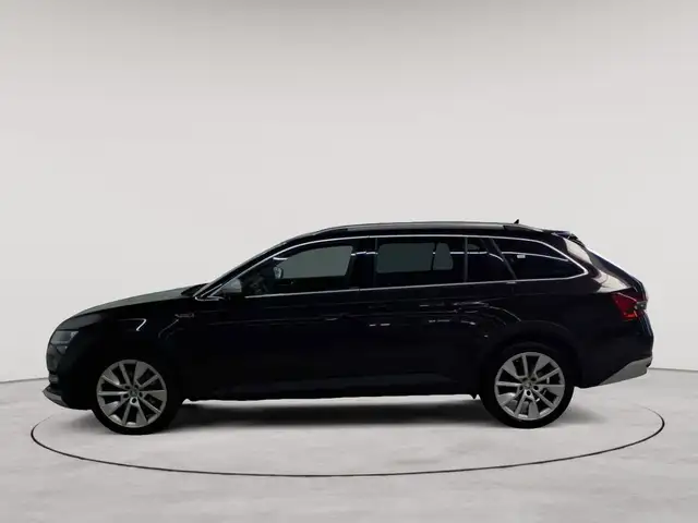 Skoda Superb view 6
