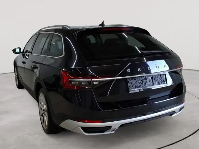 Skoda Superb view 5