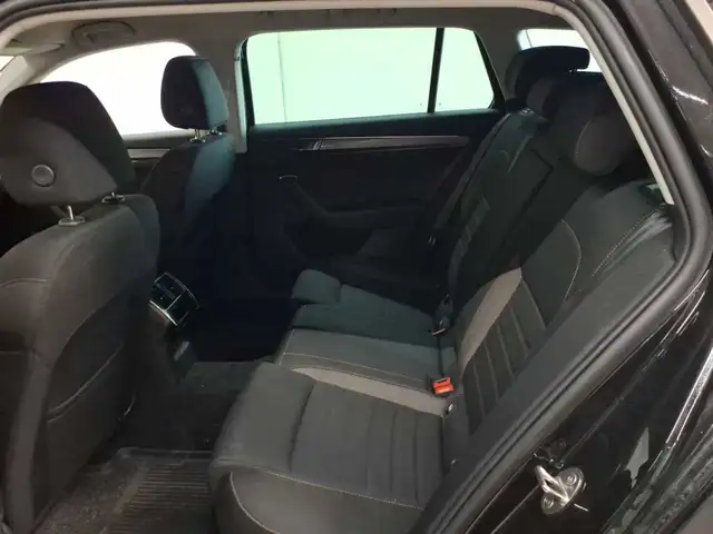 Skoda Superb view 13