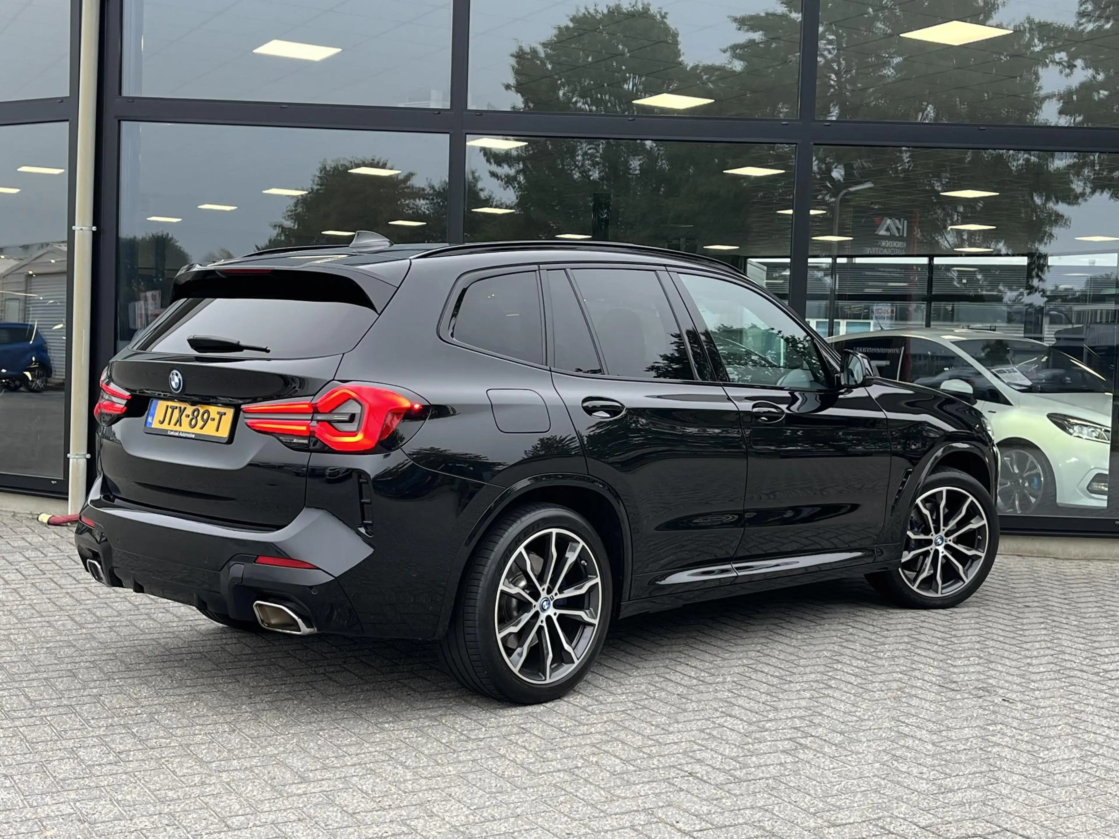 BMW X3 xDrive30e High Executive — photo 3