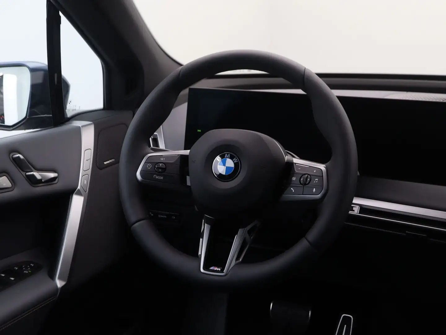 BMW iX xDrive60 112 kWh Blauw - 2