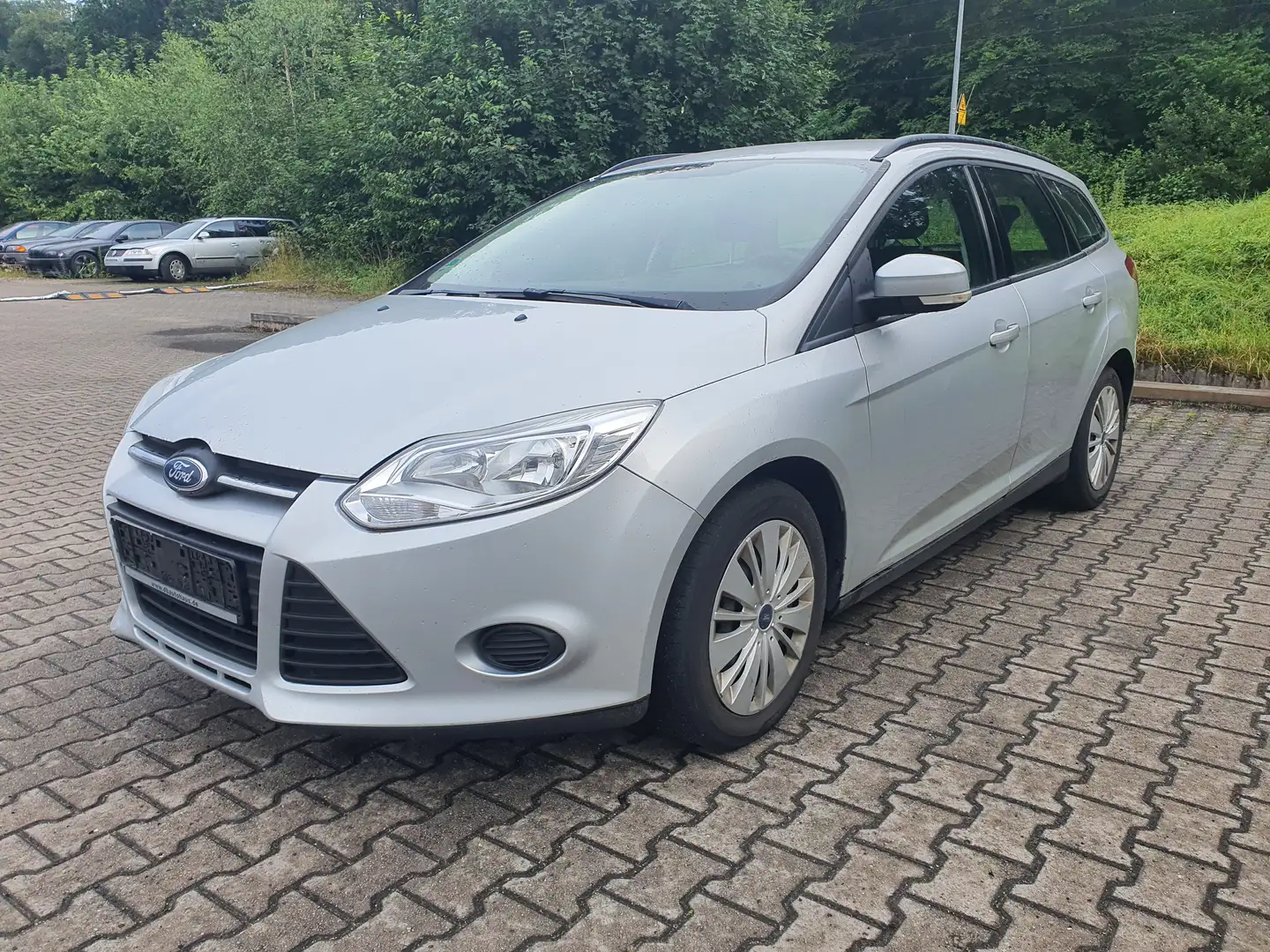 Ford Focus Trend Plateado - 2