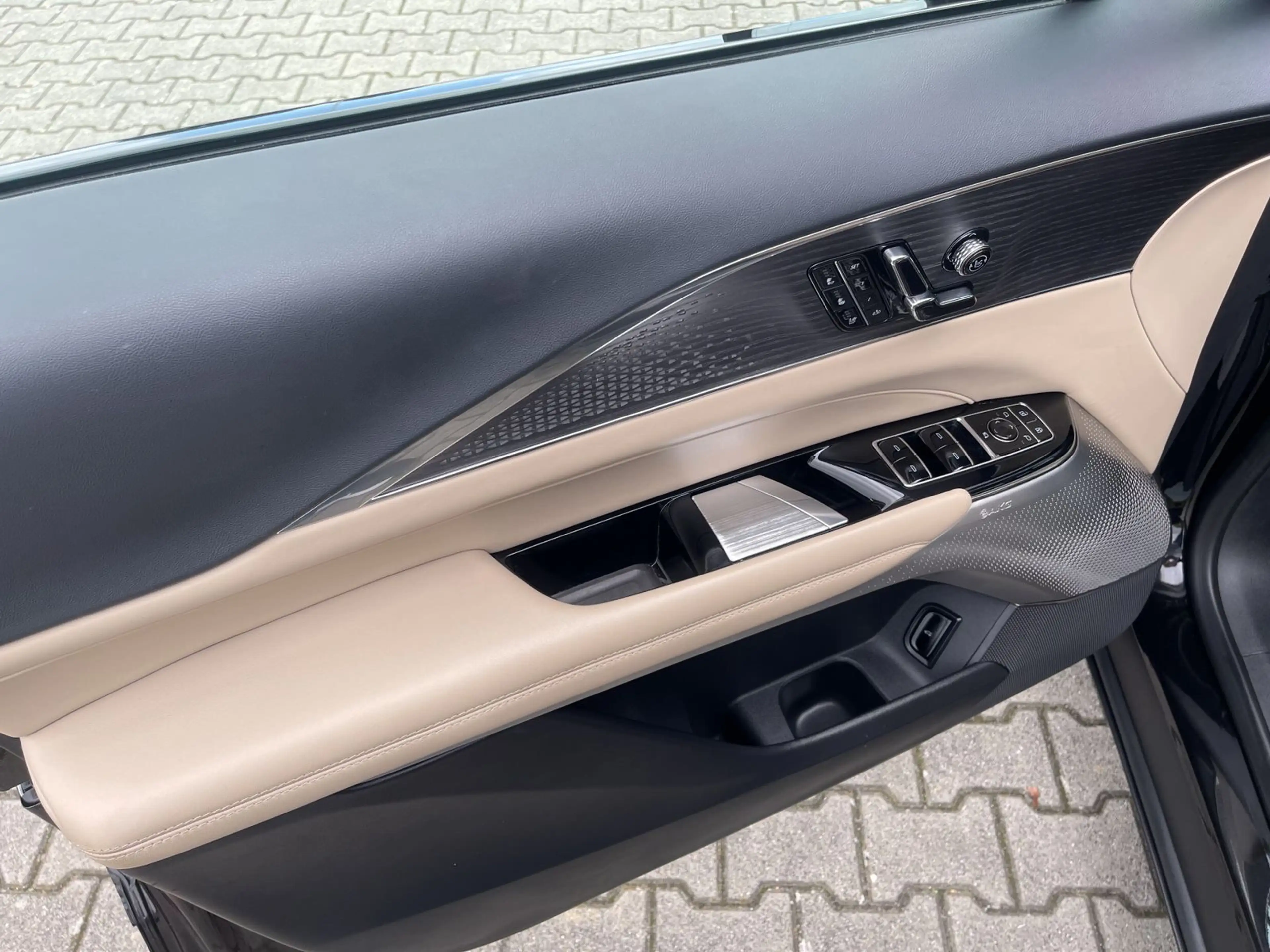 Cadillac Lyriq Sport 600e AWD | schwarze Felgen — photo 7