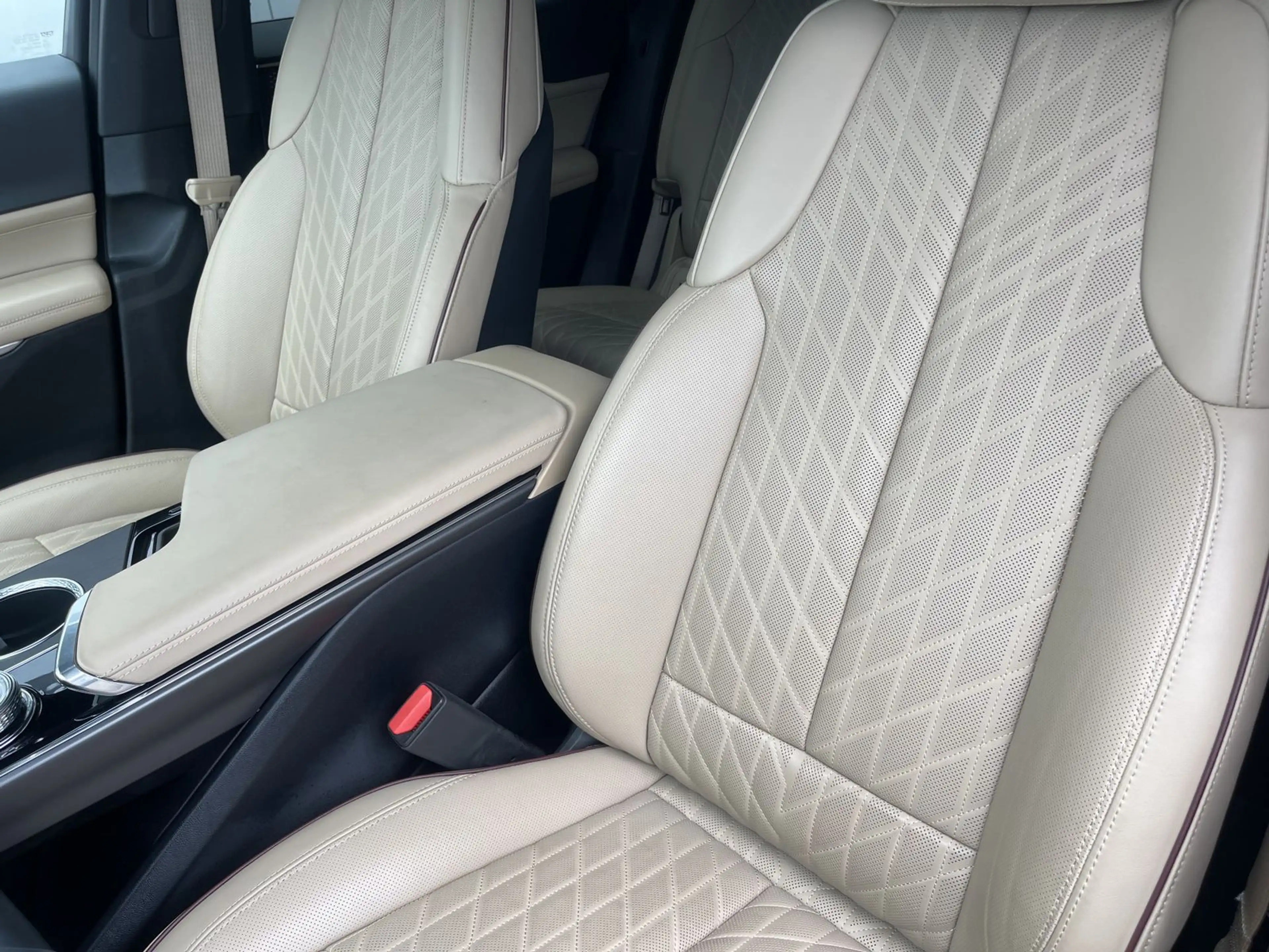 Cadillac Lyriq Sport 600e AWD | schwarze Felgen — photo 10