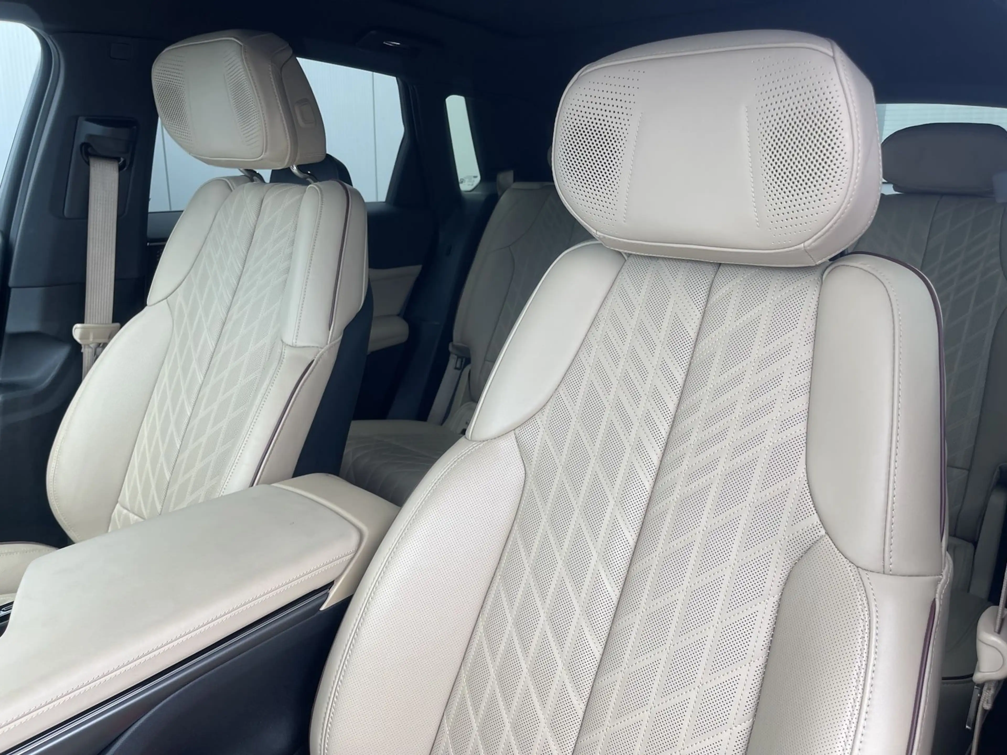 Cadillac Lyriq Sport 600e AWD | schwarze Felgen — photo 11