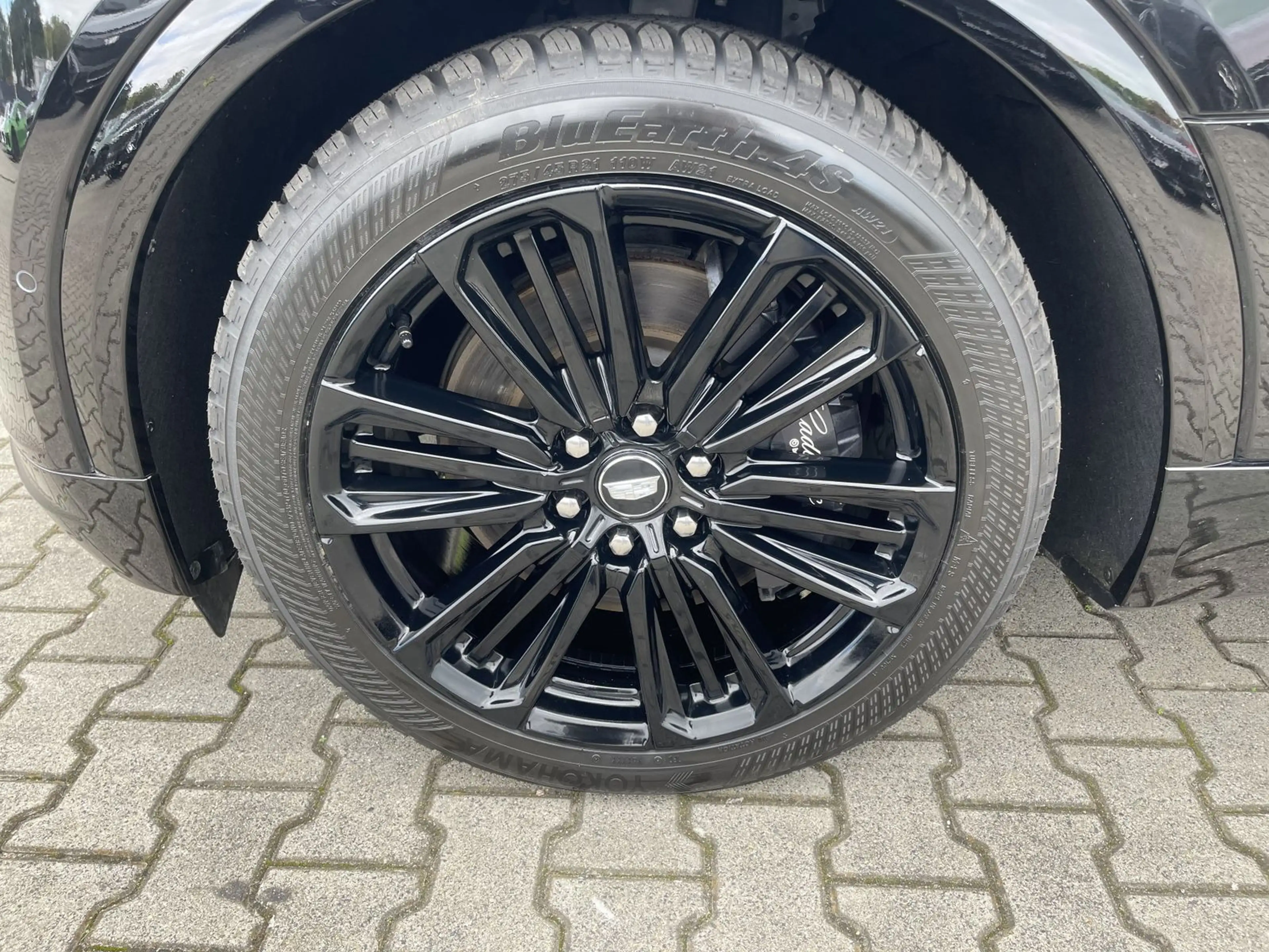 Cadillac Lyriq Sport 600e AWD | schwarze Felgen — photo 6