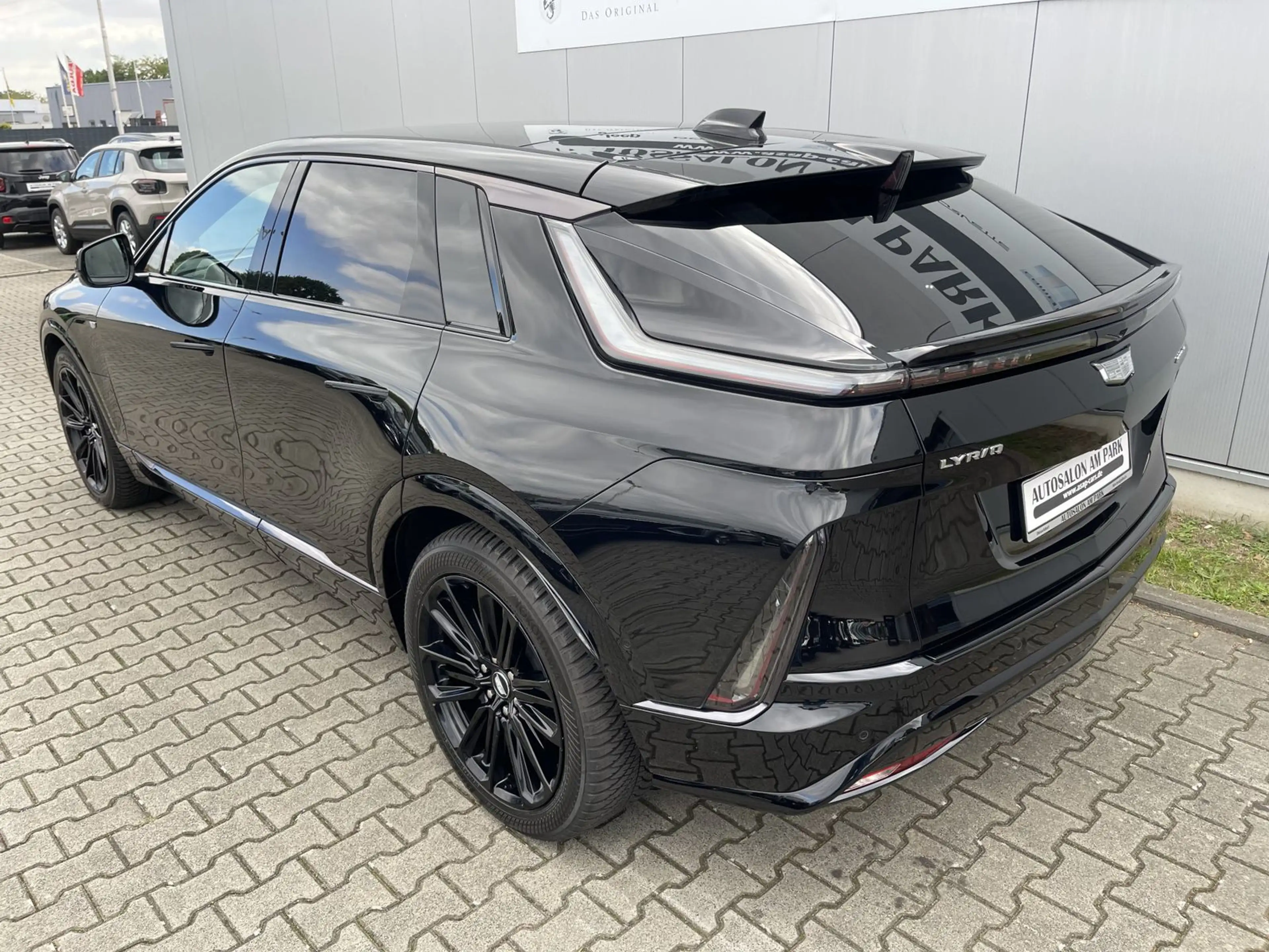 Cadillac Lyriq Sport 600e AWD | schwarze Felgen — photo 13