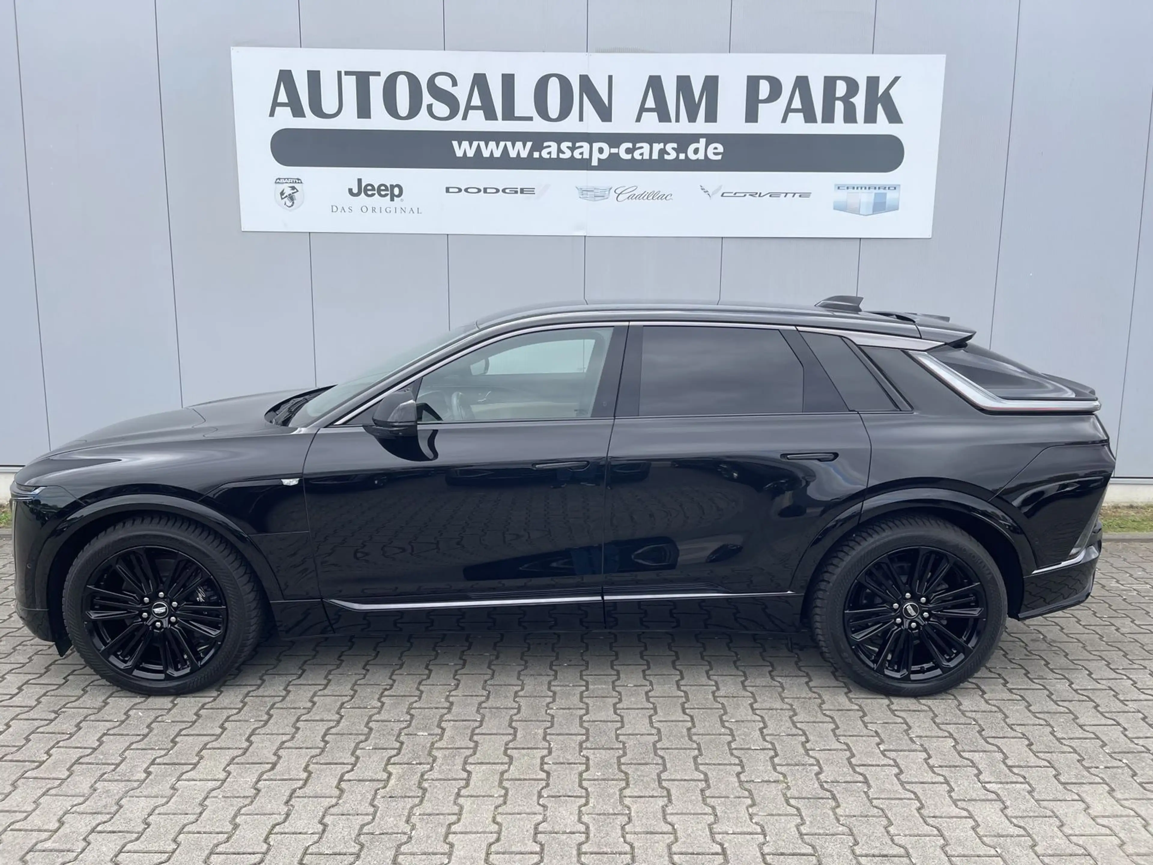 Cadillac Lyriq Sport 600e AWD | schwarze Felgen — photo 3
