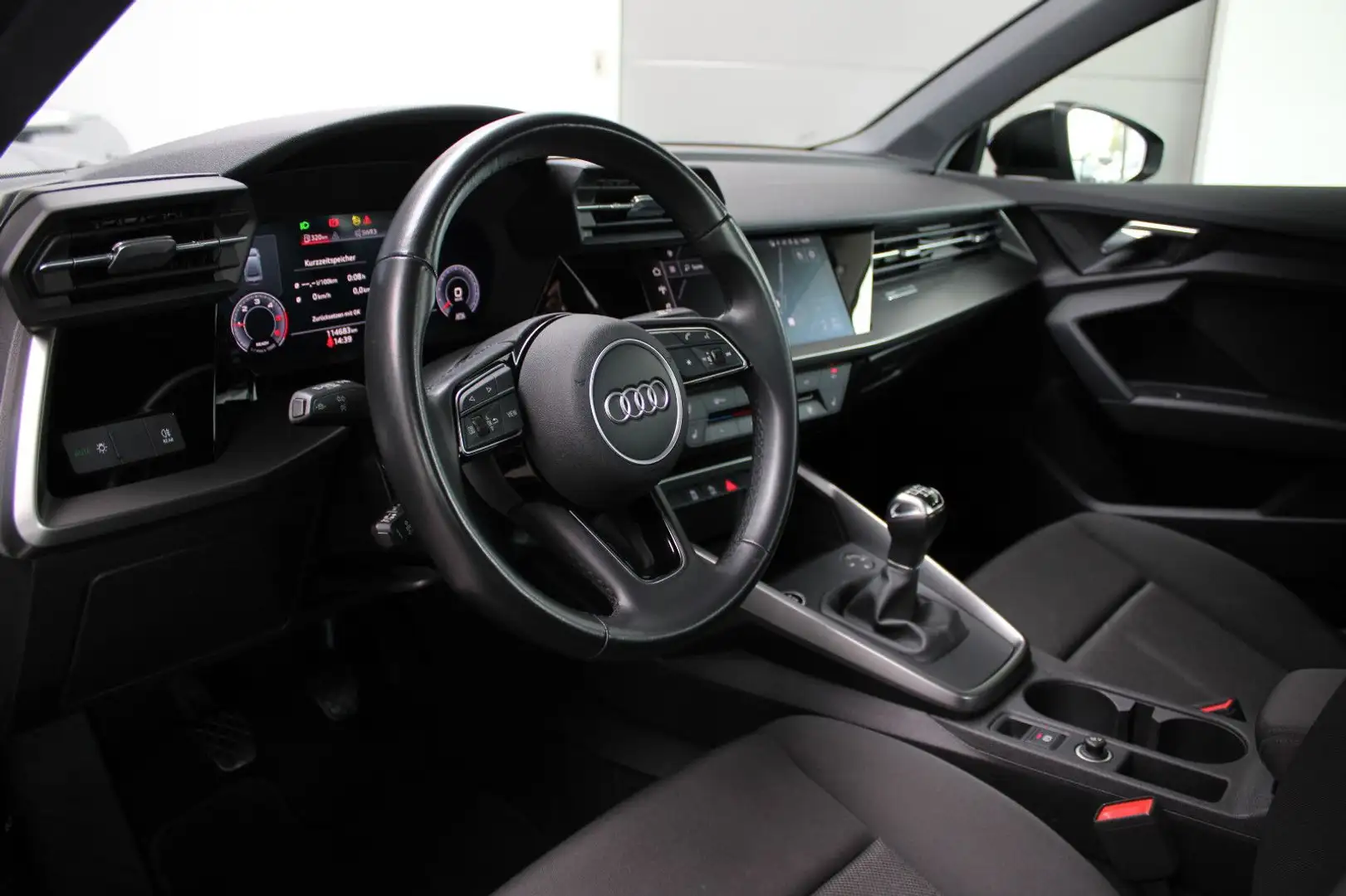Audi A3 Limousine 30 TDI 1.Hand/Virtual/Navi/Led´s Schwarz - 2